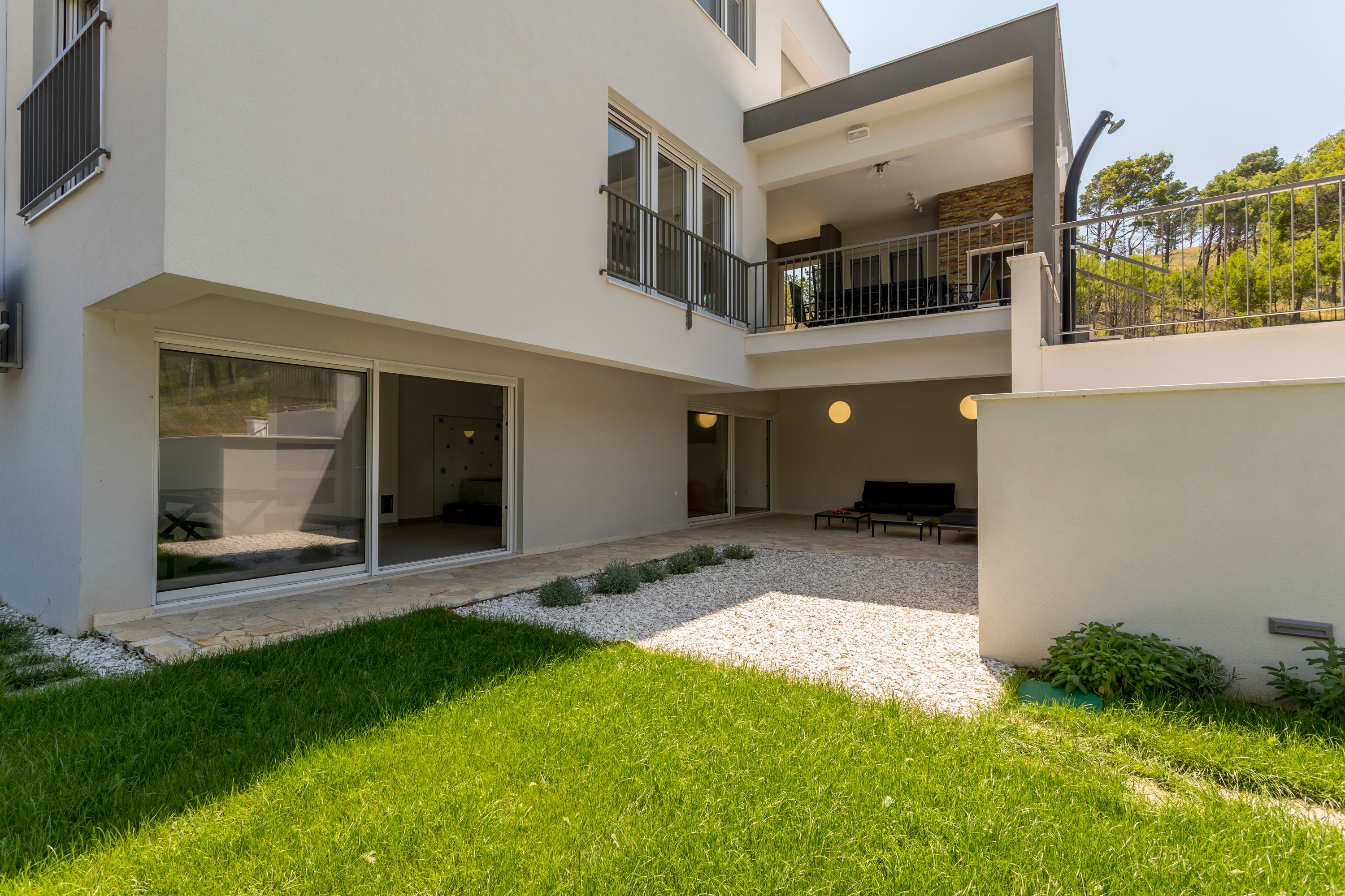 Four bedroom house with terrace Tugare, Omiš  K