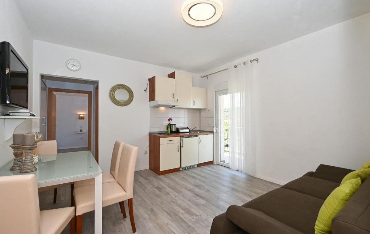 One bedroom apartment with balcony Mavarštica, Čiovo  A-a
