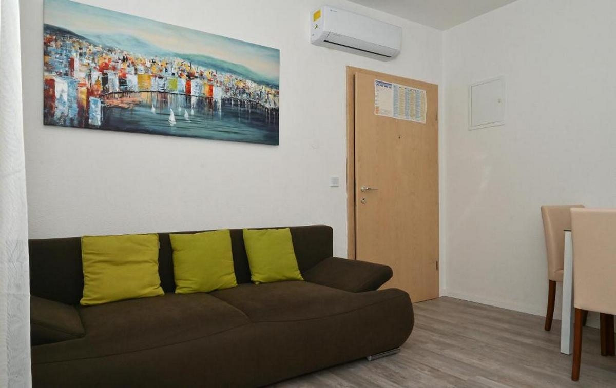 One bedroom apartment with balcony Mavarštica, Čiovo  A-a