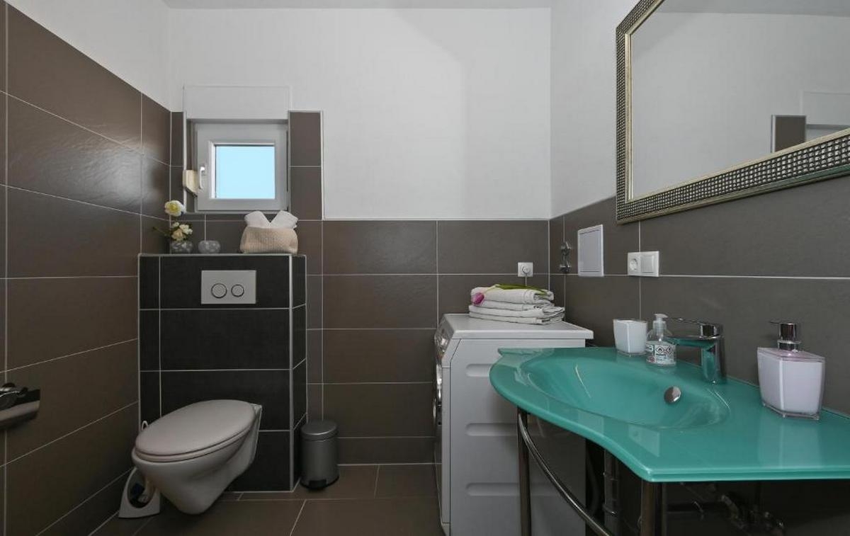 Two bedroom apartment with terrace Mavarštica, Čiovo  A-b