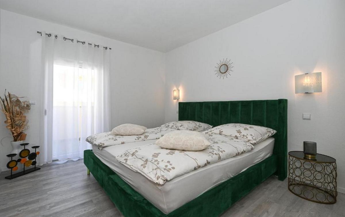 Two bedroom apartment with terrace Mavarštica, Čiovo  A-b