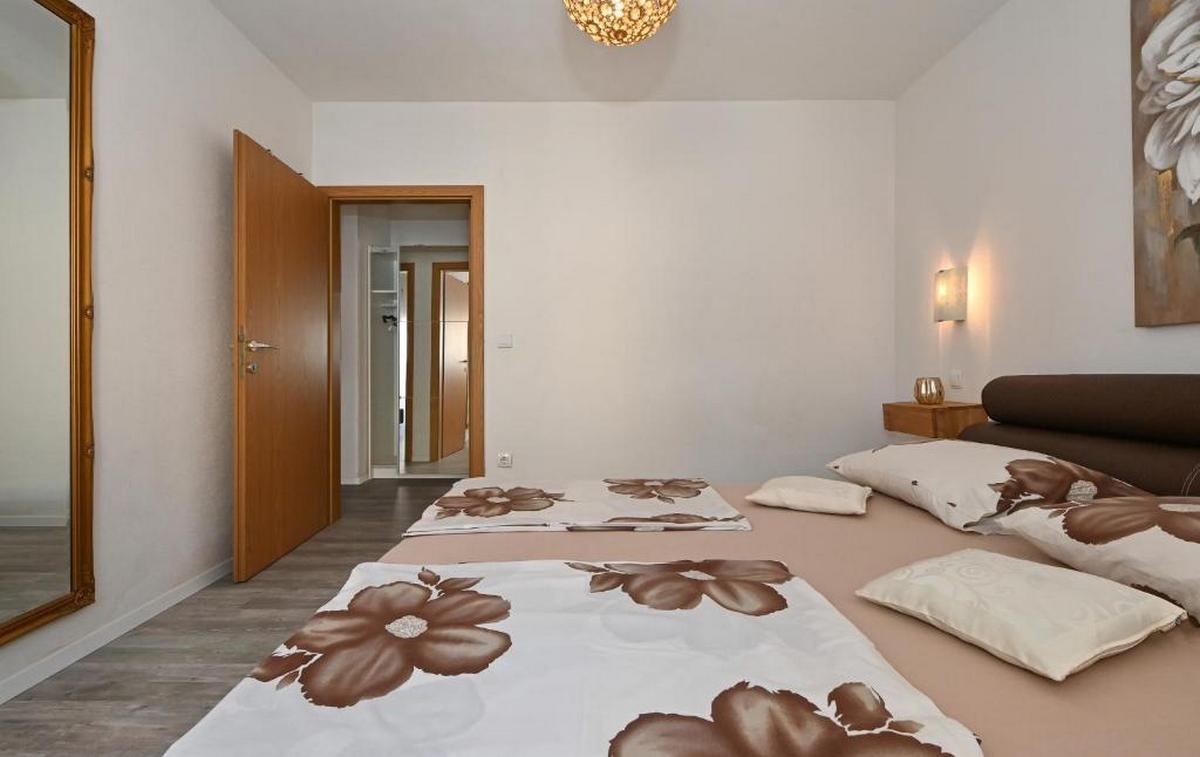 Two bedroom apartment with terrace Mavarštica, Čiovo  A-b
