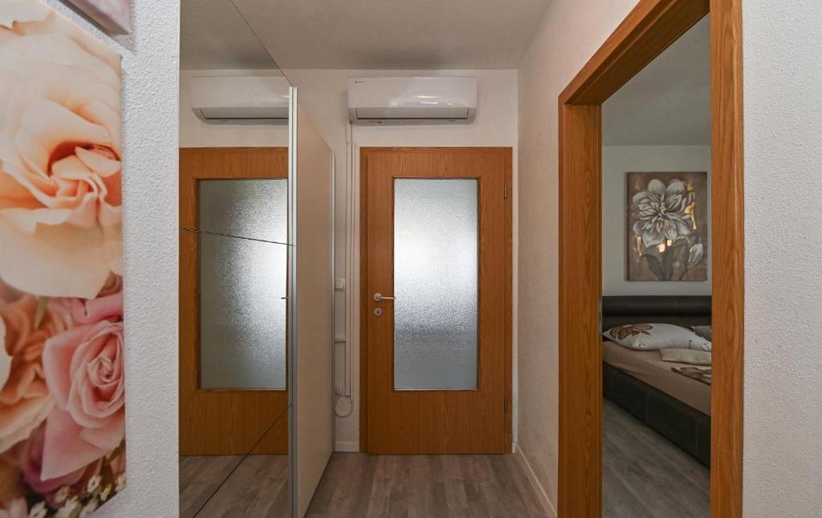 Two bedroom apartment with terrace Mavarštica, Čiovo  A-b