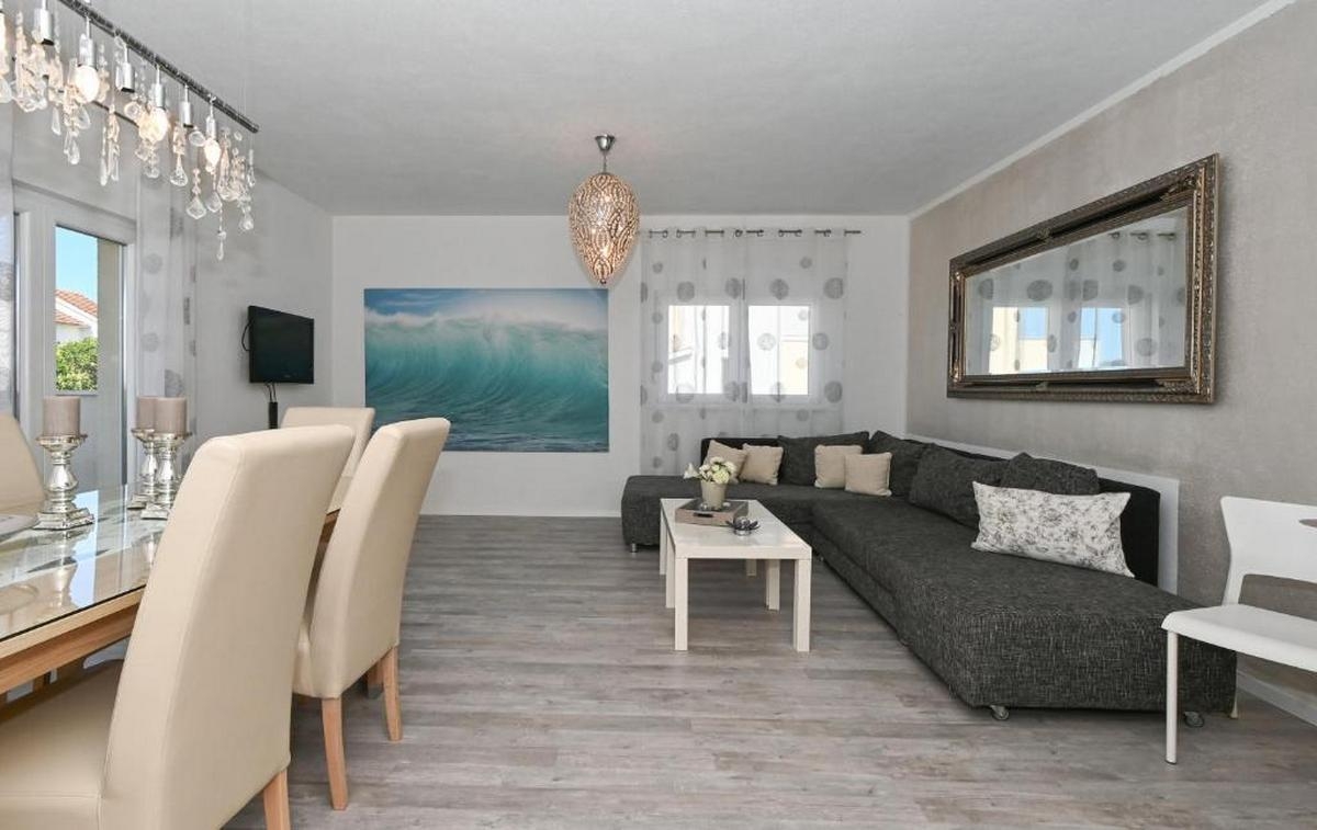 Two bedroom apartment with terrace Mavarštica, Čiovo  A-b