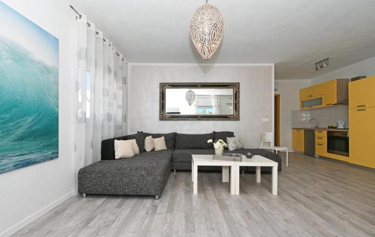 Two bedroom apartment with terrace Mavarštica, Čiovo  A-b