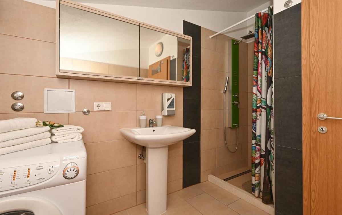 Two bedroom apartment with terrace and sea view Mavarštica, Čiovo  A-c
