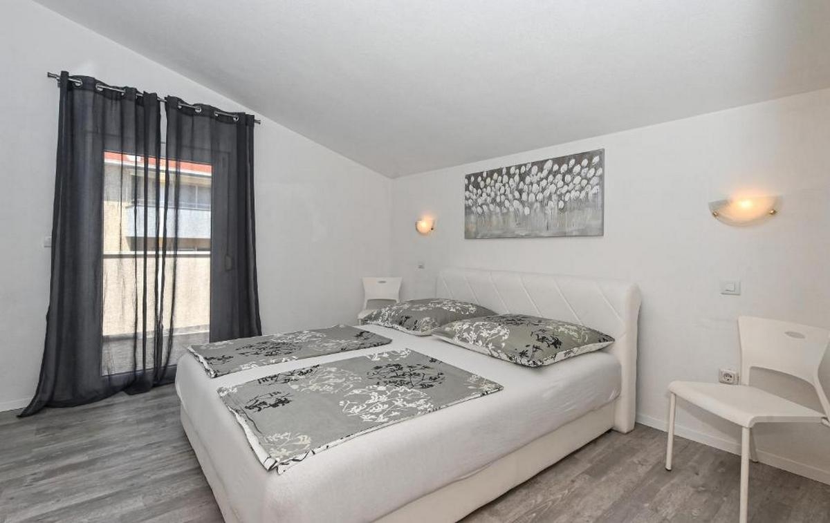 Two bedroom apartment with terrace and sea view Mavarštica, Čiovo  A-c
