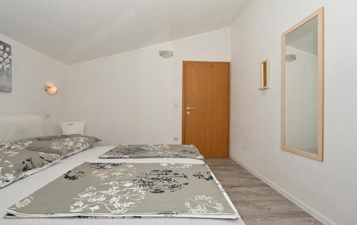 Two bedroom apartment with terrace and sea view Mavarštica, Čiovo  A-c