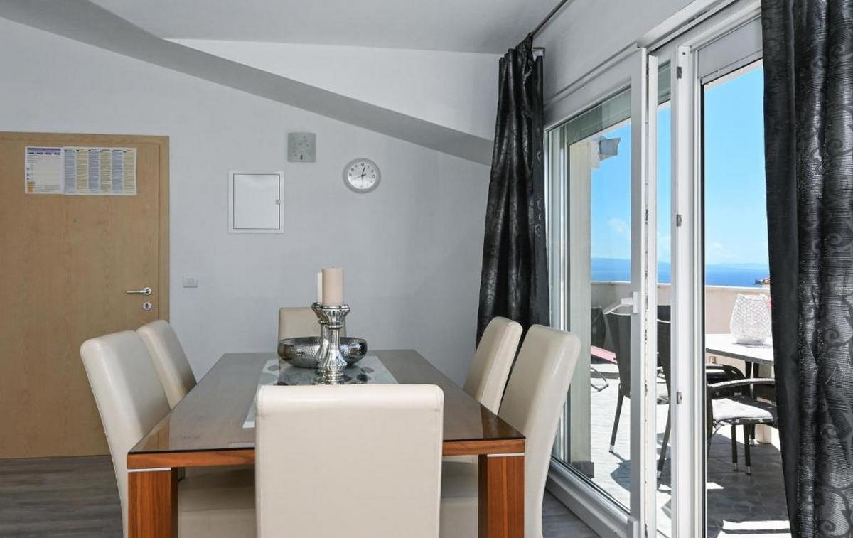 Two bedroom apartment with terrace and sea view Mavarštica, Čiovo  A-c