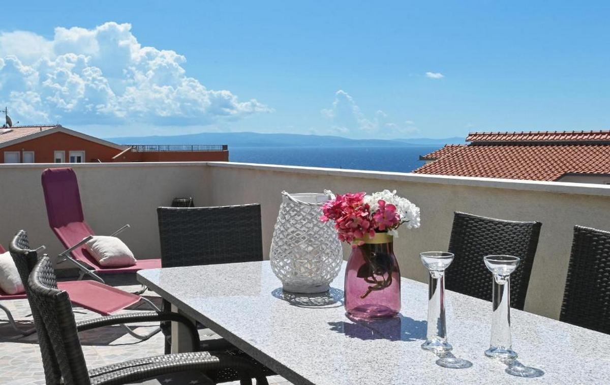 Two bedroom apartment with terrace and sea view Mavarštica, Čiovo  A-c