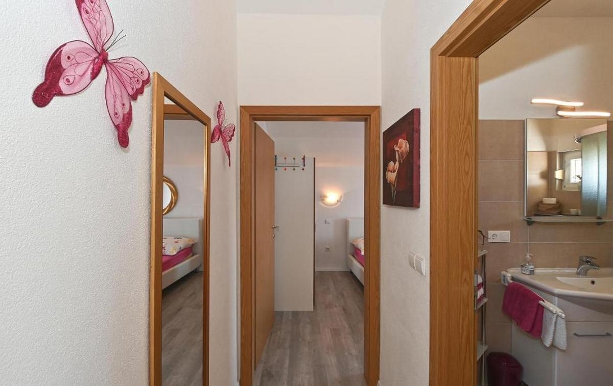 One bedroom apartment with balcony Mavarštica, Čiovo  A-d