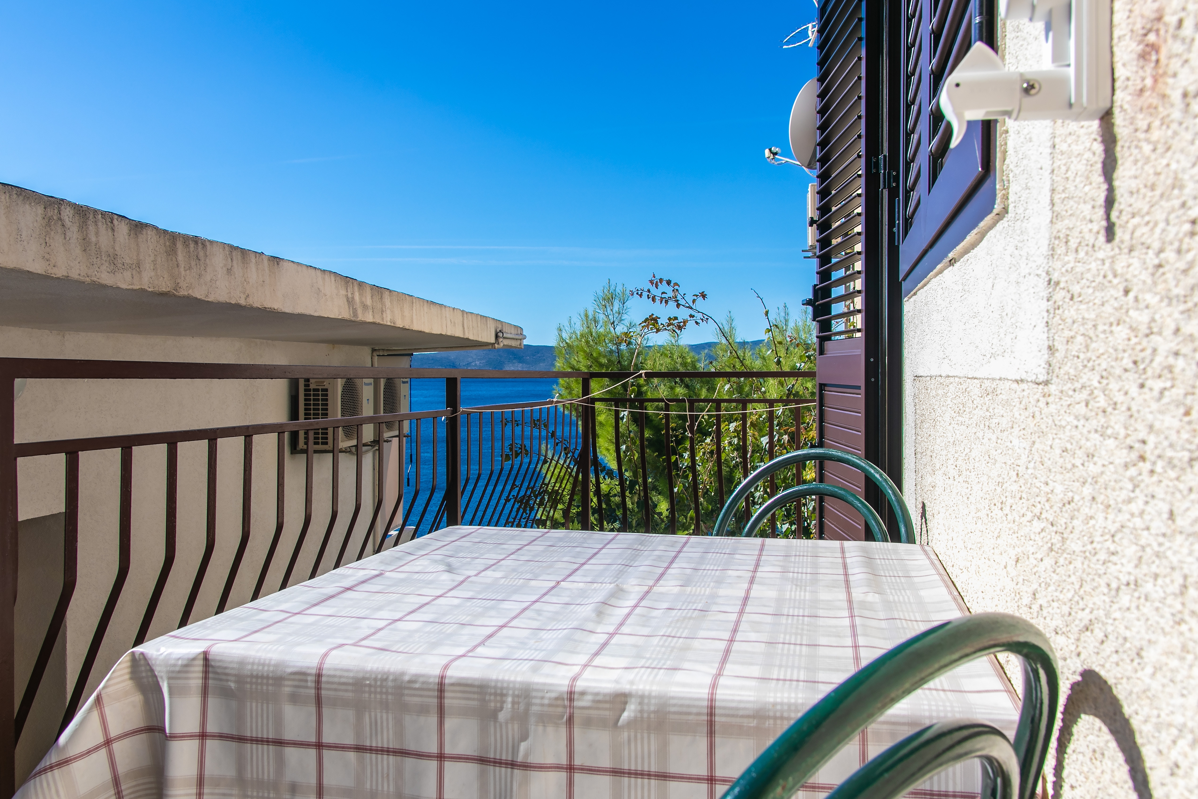 Three bedroom apartment with terrace and sea view Brela, Makarska  A-a