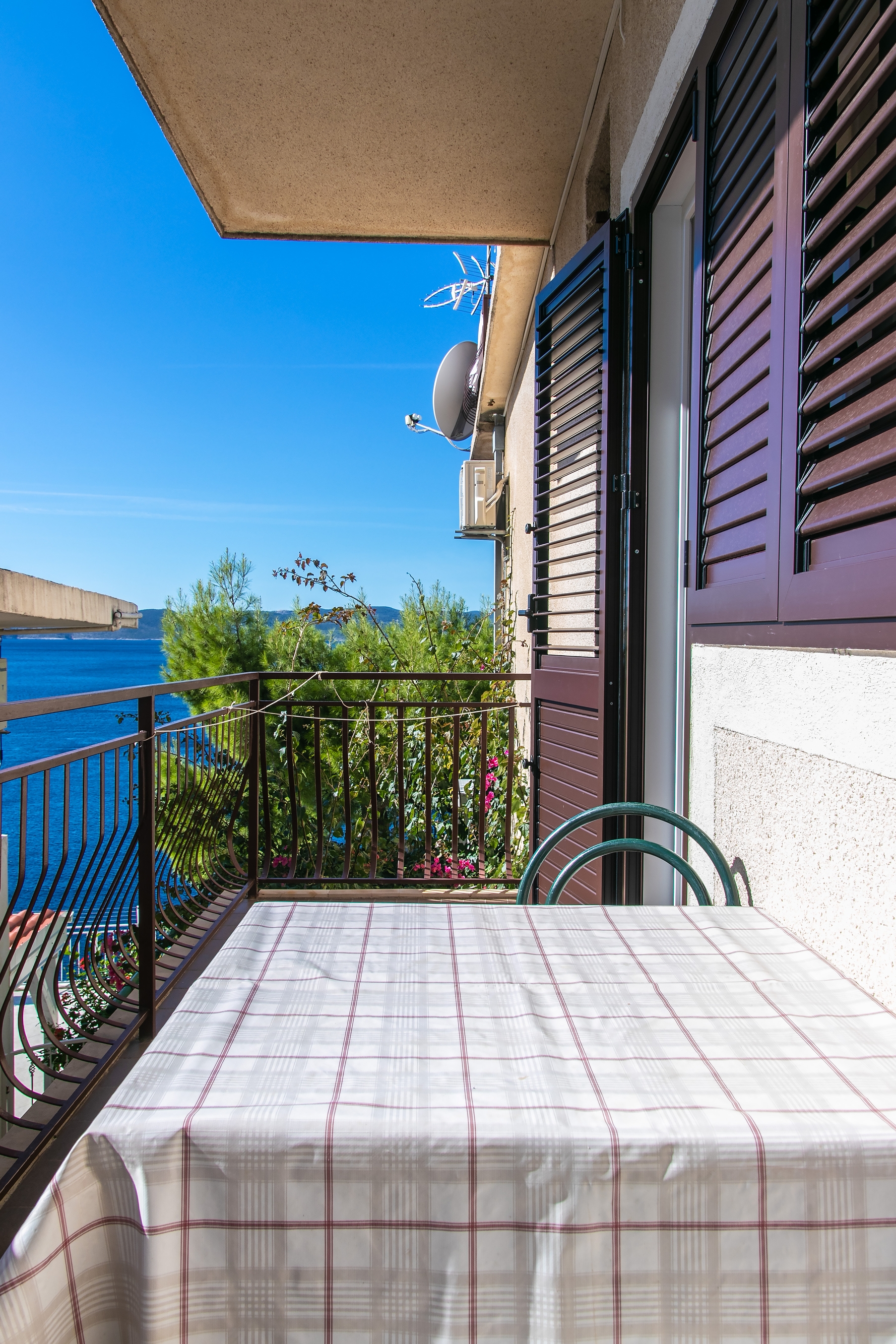 Three bedroom apartment with terrace and sea view Brela, Makarska  A-a