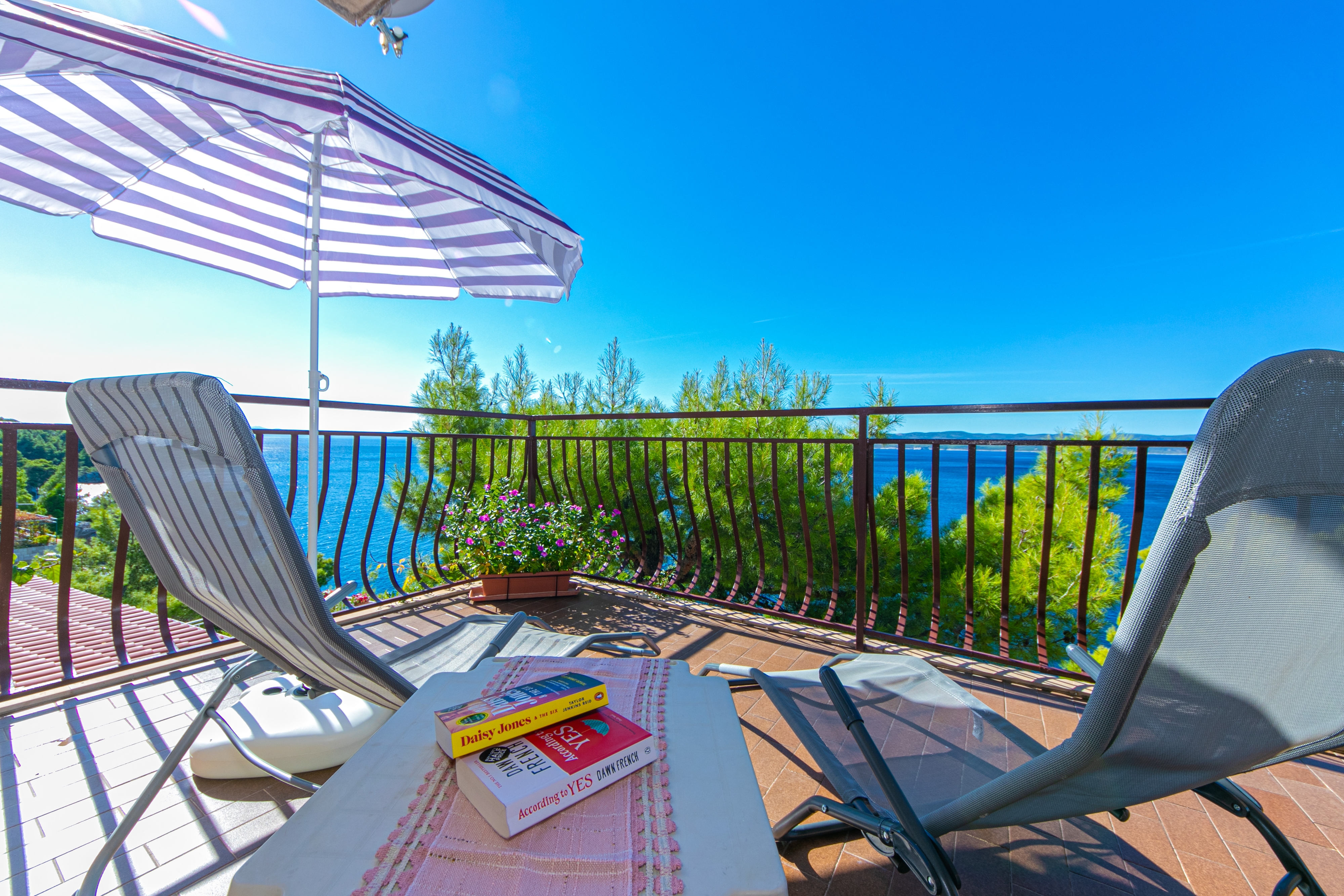 Three bedroom apartment with terrace and sea view Brela, Makarska (A-20075-a)