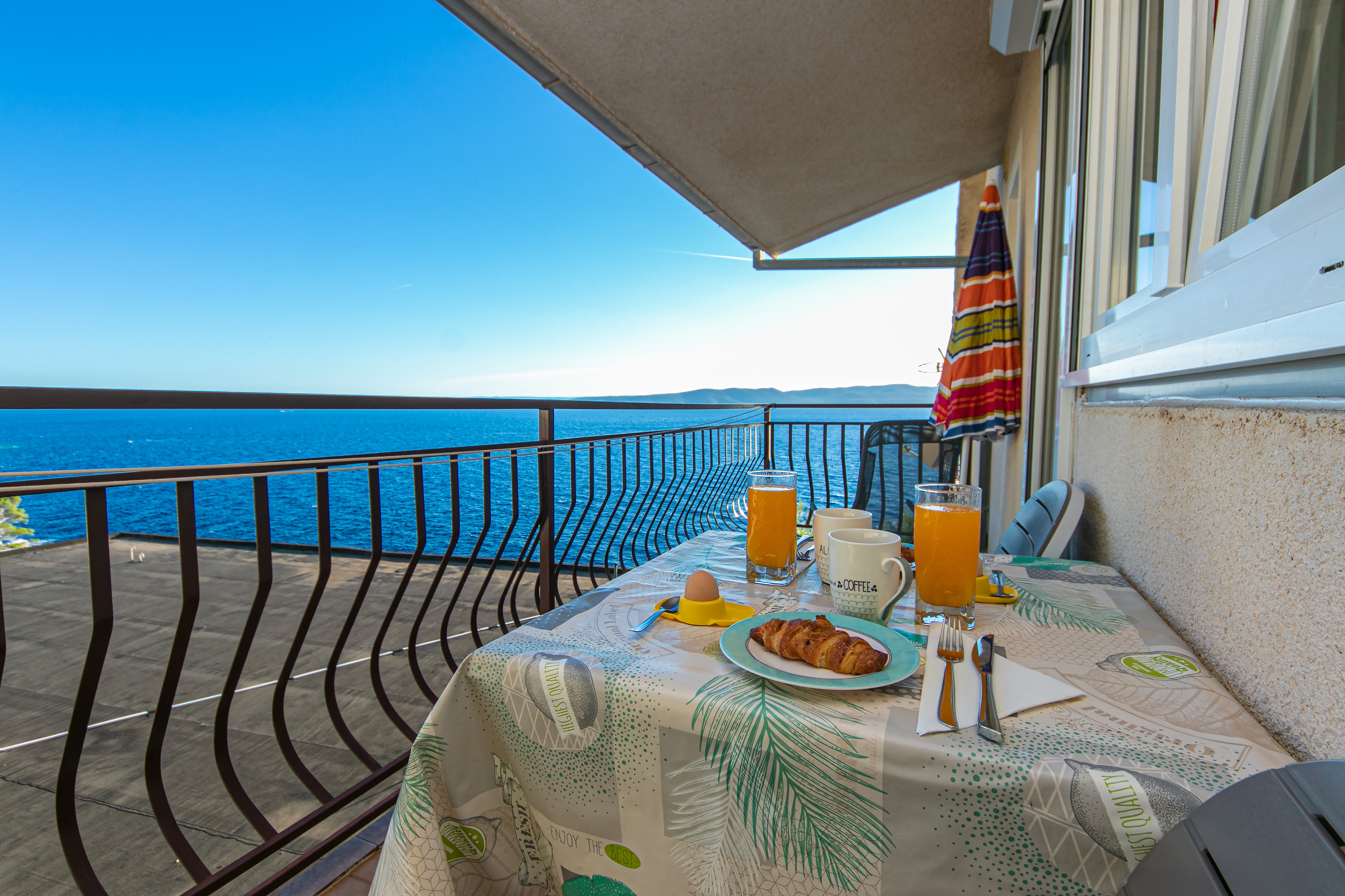 Studio flat with balcony and sea view Brela, Makarska (AS-20075-a)