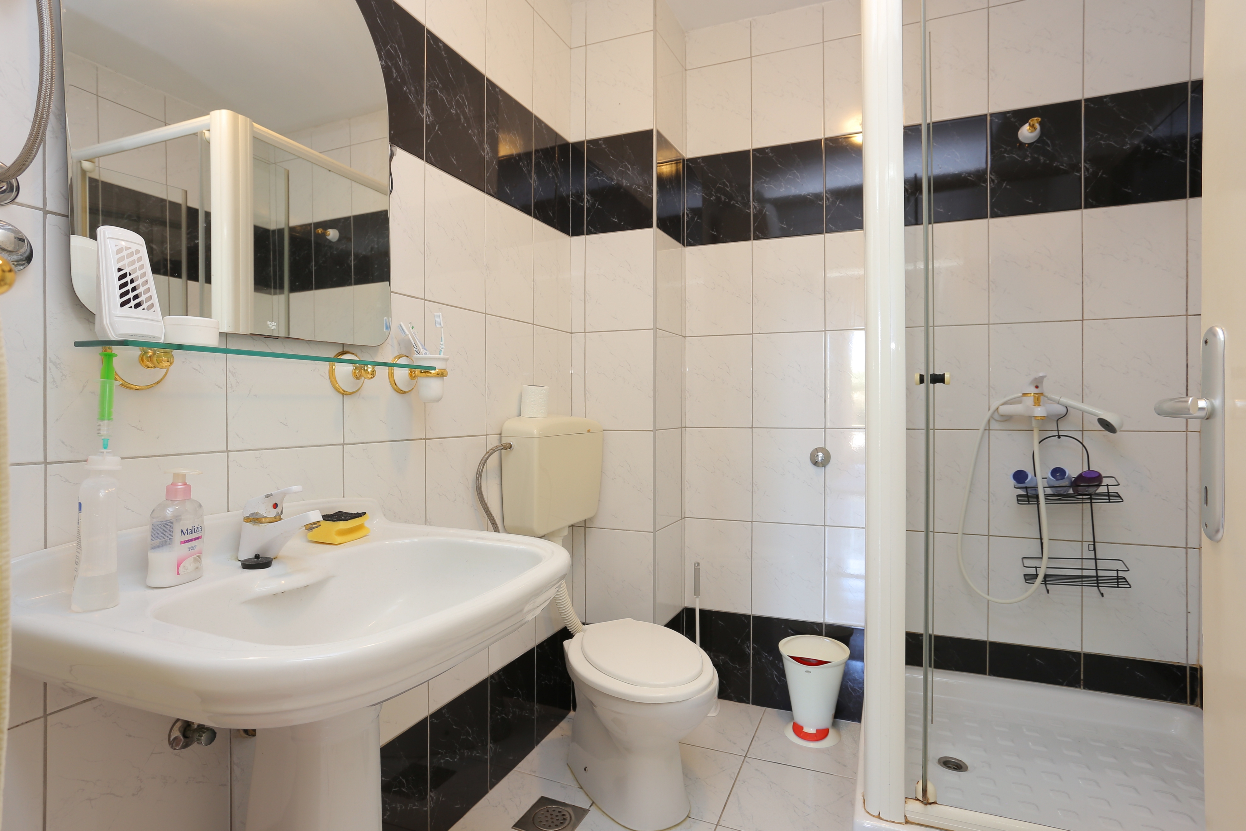 Two bedroom apartment with terrace Rogoznica  A-c