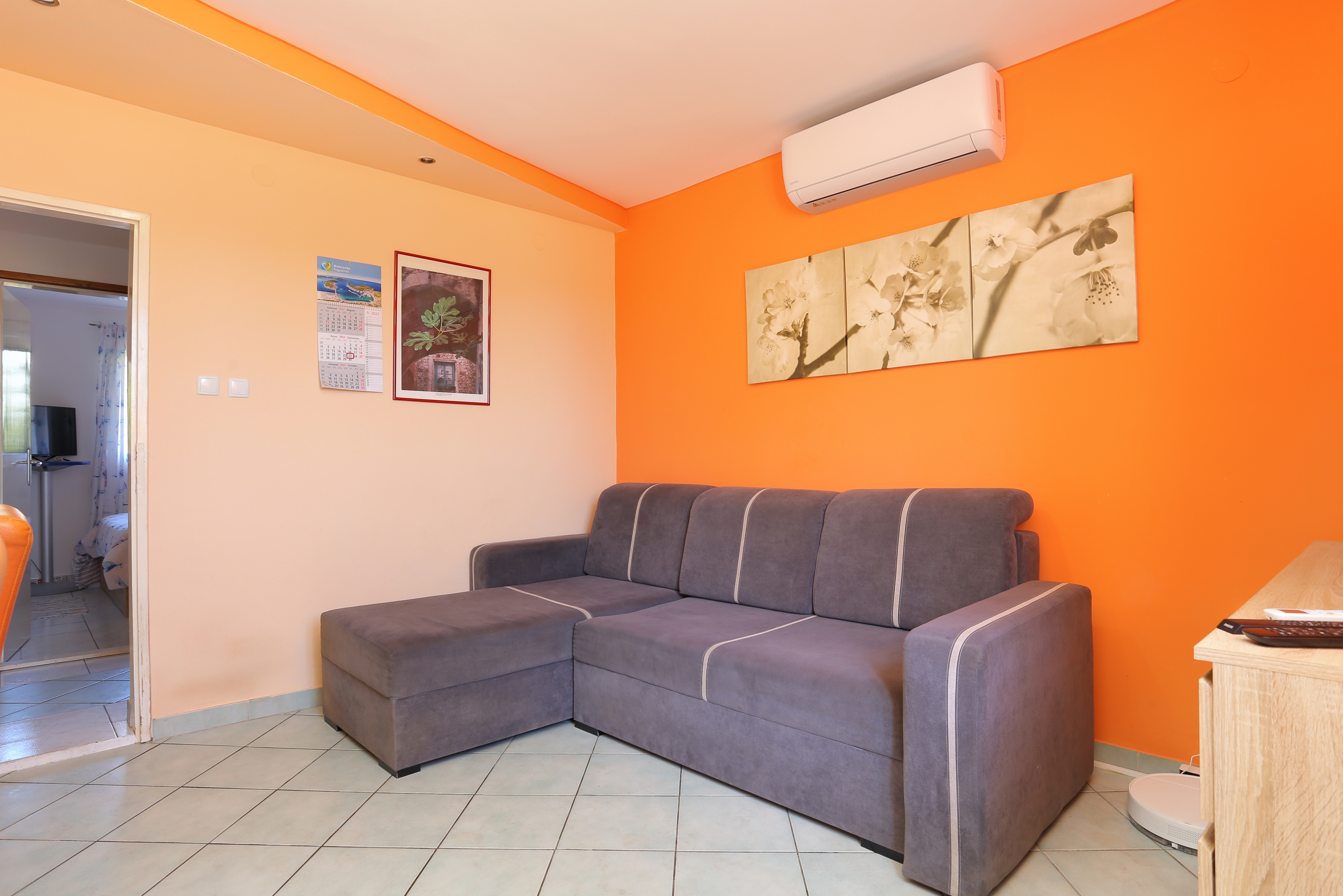 Two bedroom apartment with terrace Rogoznica  A-c