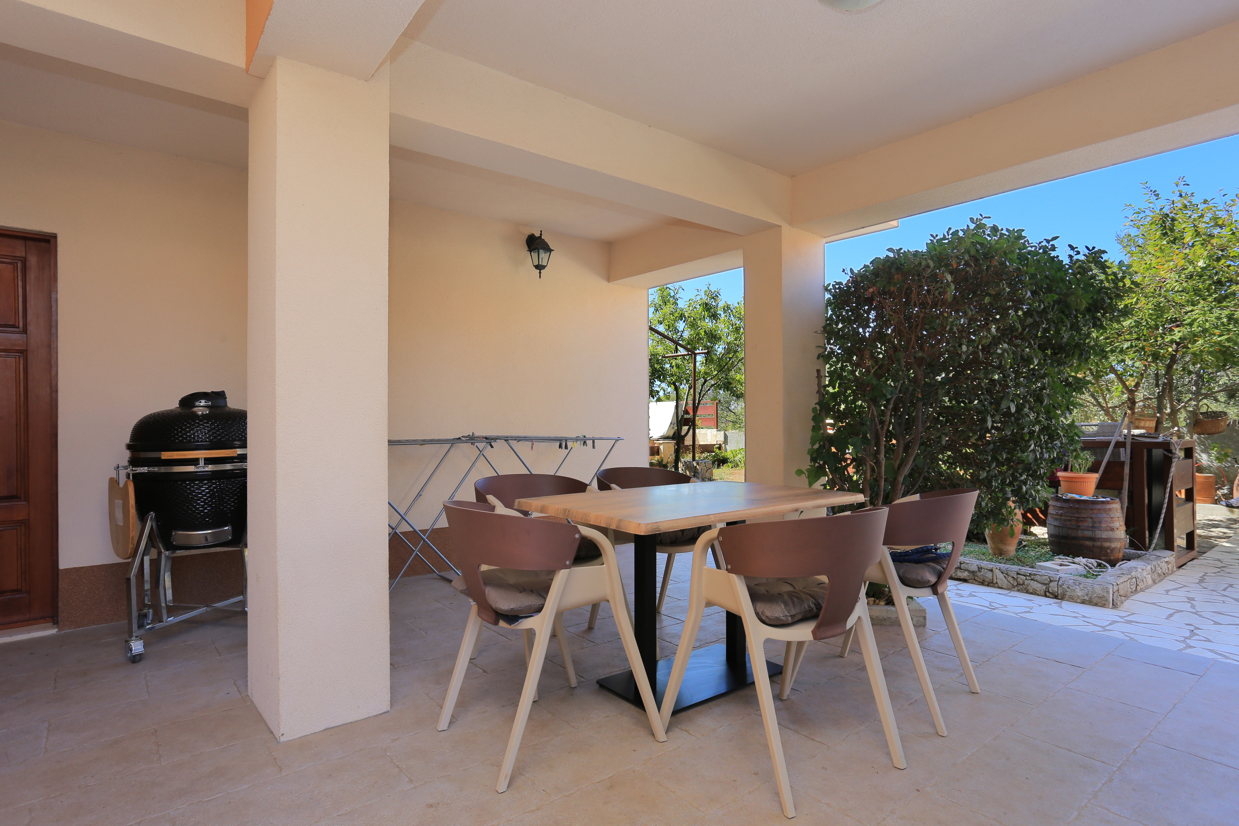 Two bedroom apartment with terrace Rogoznica  A-c