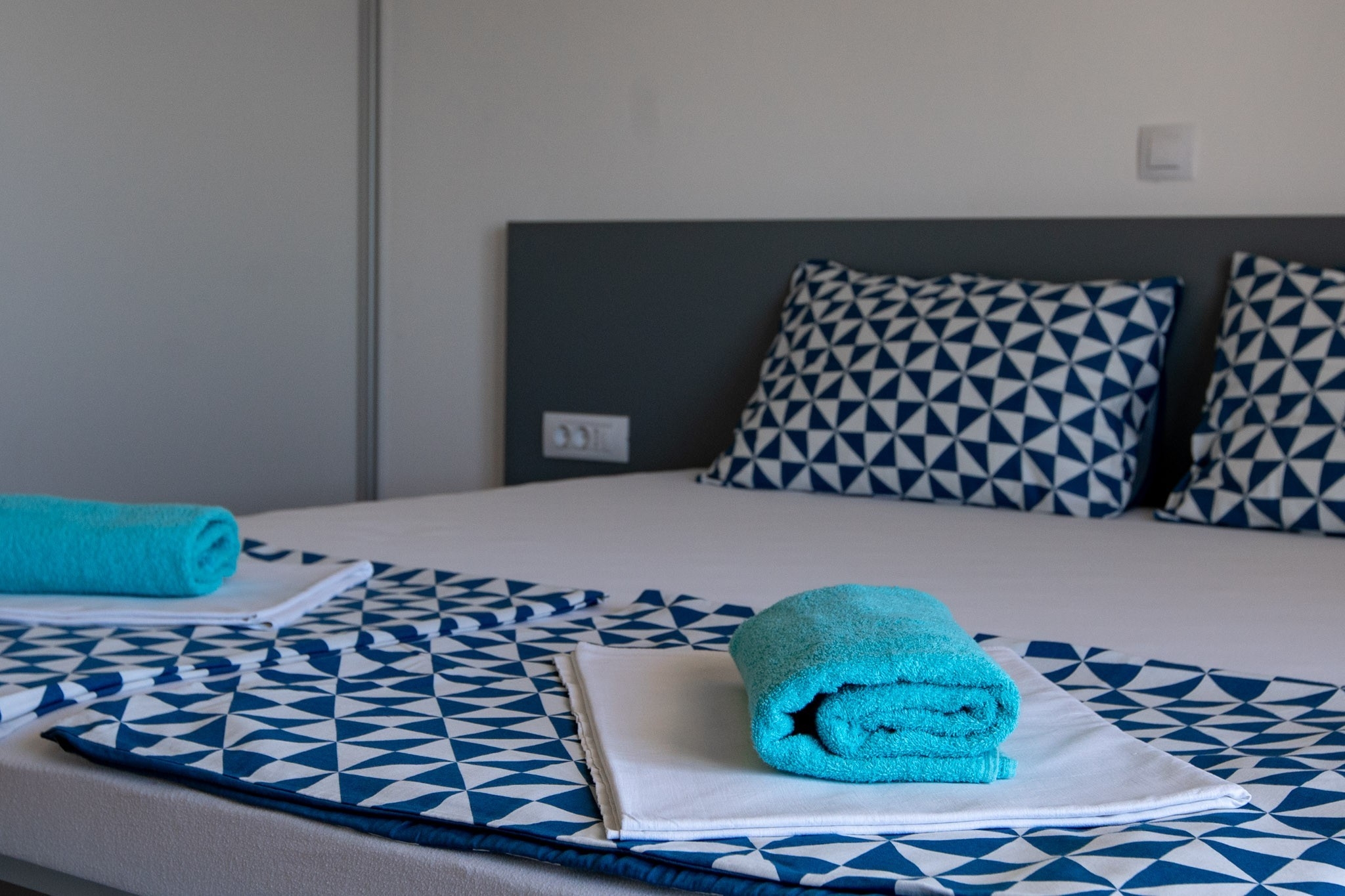 One bedroom apartment near beach Banjol, Rab  A-a