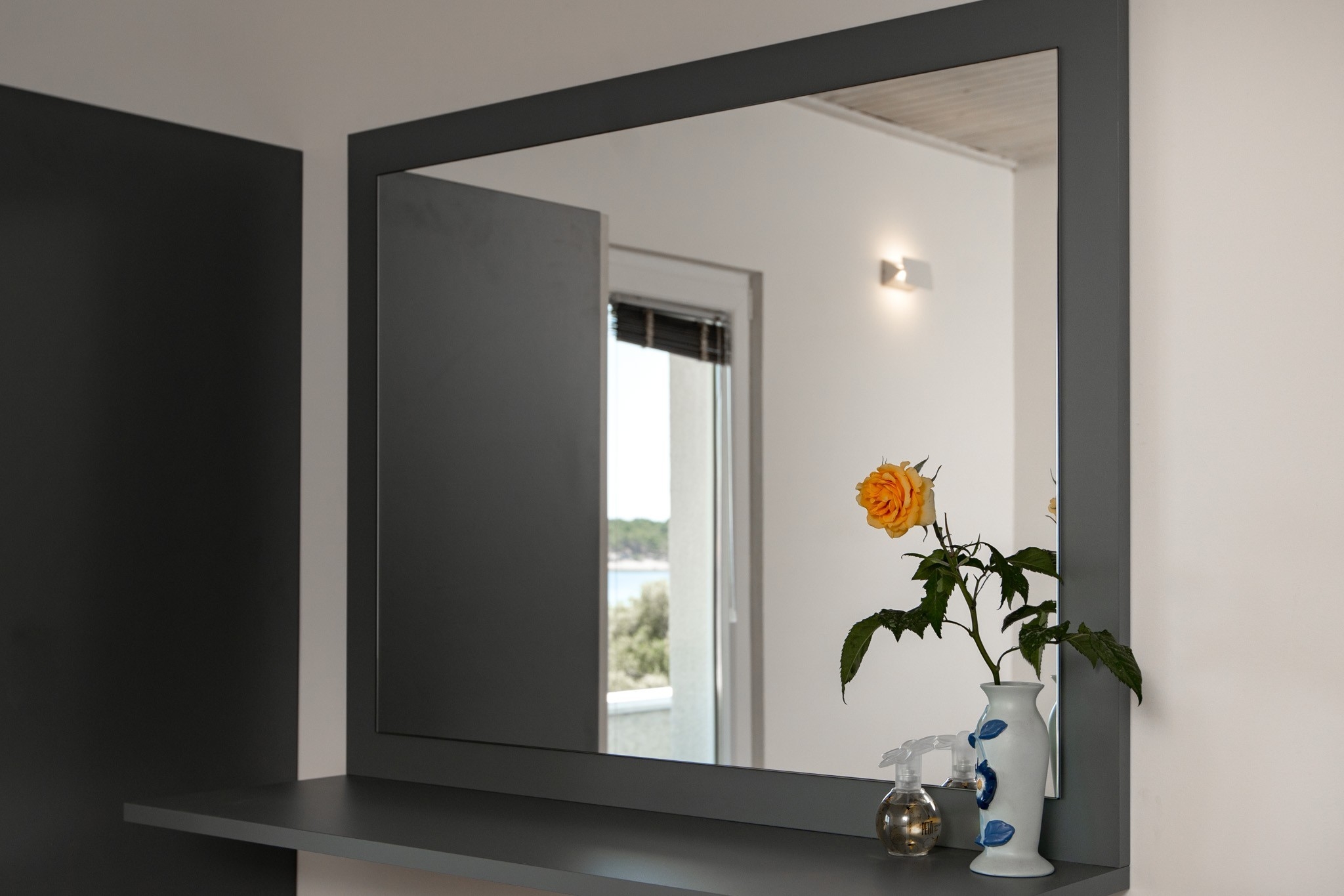 One bedroom apartment near beach Banjol, Rab  A-a