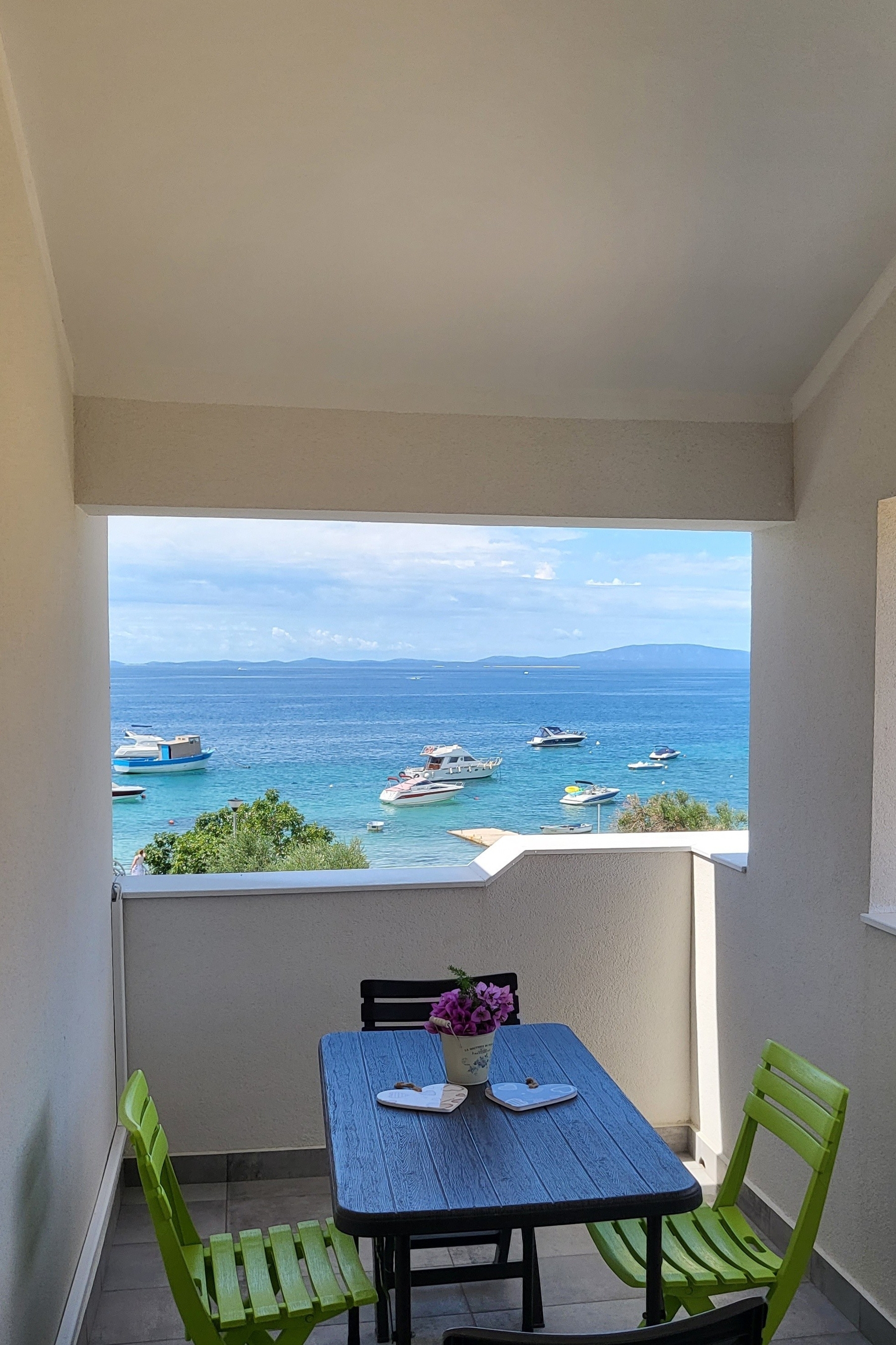 One bedroom apartment near beach Banjol, Rab  A-a