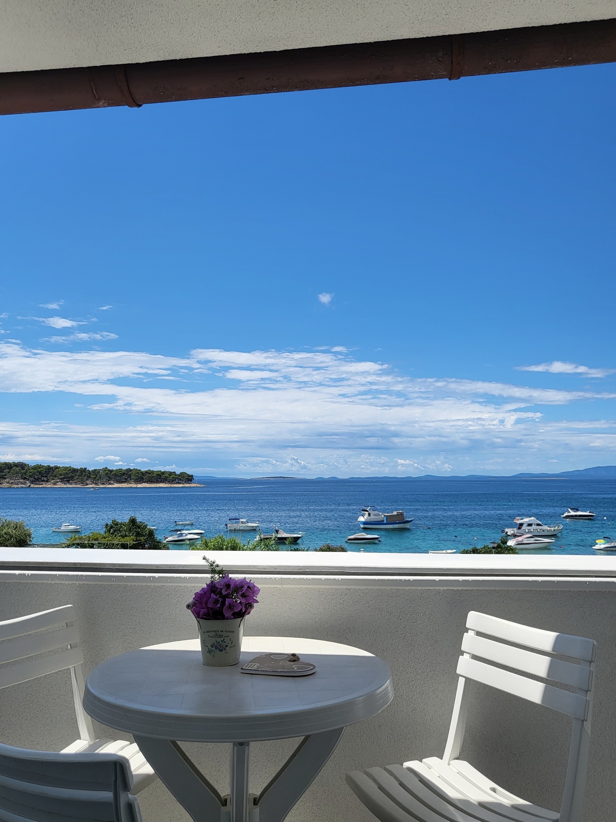 One bedroom apartment near beach Banjol, Rab  A-b