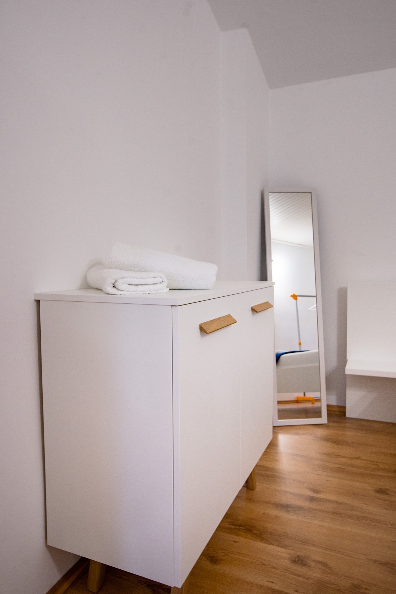 One bedroom apartment near beach Banjol, Rab  A-b