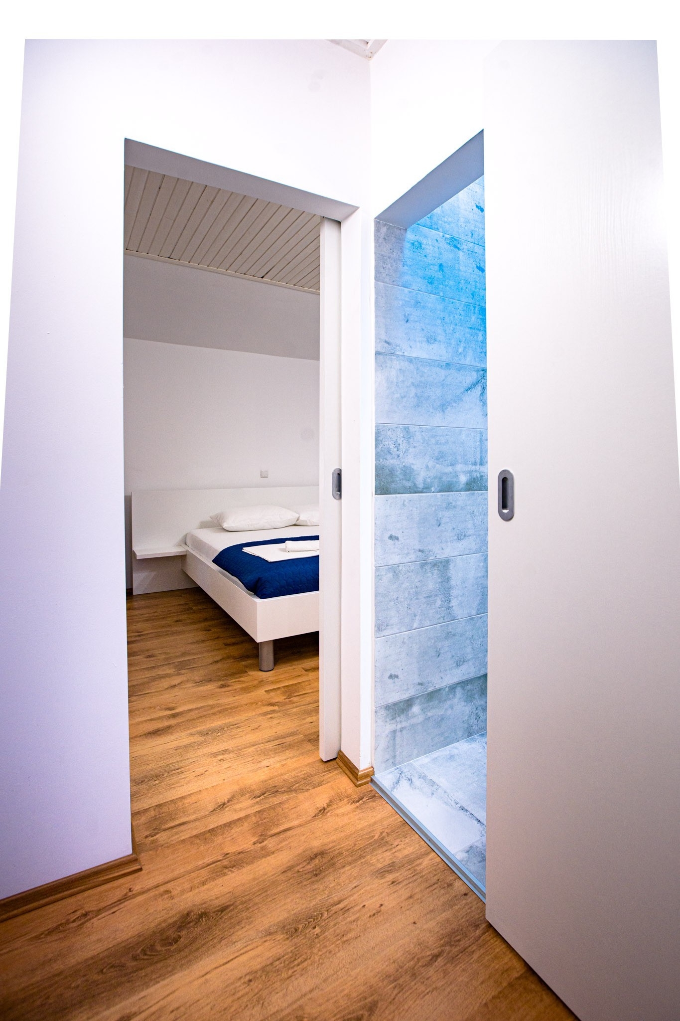 One bedroom apartment near beach Banjol, Rab  A-b