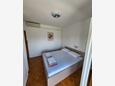 Banjol, Chambre dans l’hébergement en type room, climatisation disponible, animaux acceptés et WiFi.