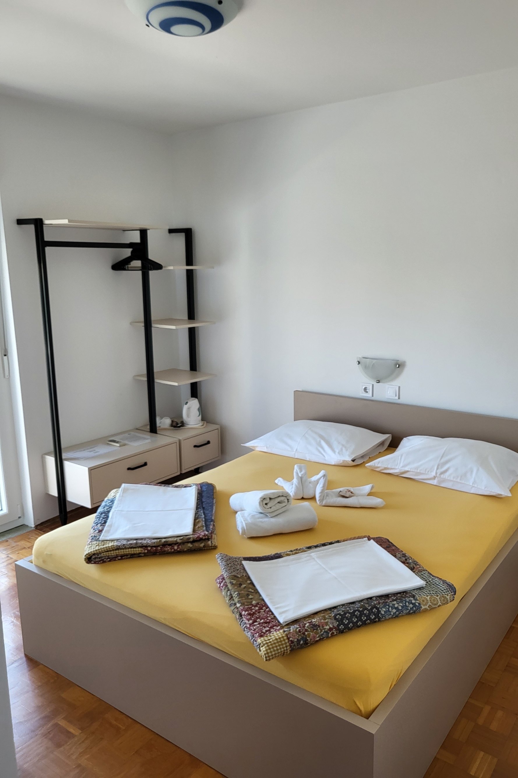 Room near beach Banjol, Rab (S-2008-b)