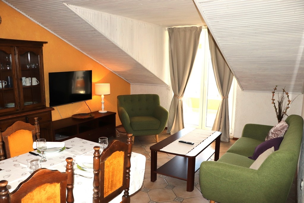 Top Rab Barbat Top Rab Barbat