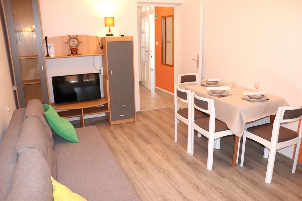 Top Rab Barbat Top Rab Barbat