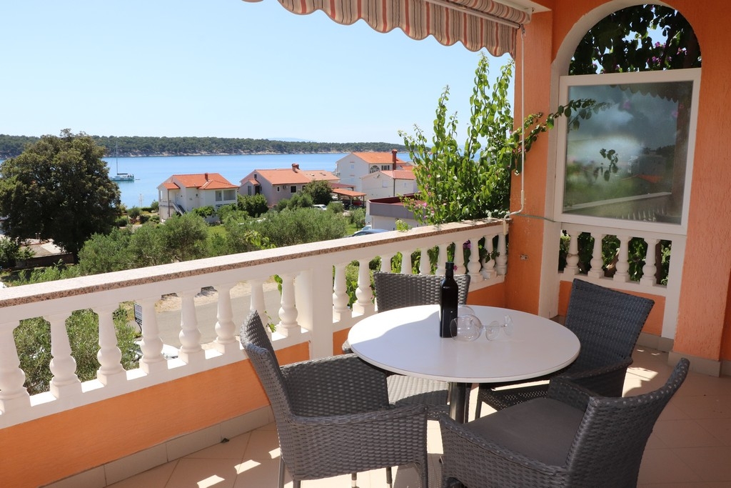 One bedroom apartment with terrace and sea view Barbat (Rab) (A-20080-c) One bedroom apartment with terrace and sea view Barbat (Rab) (A-20080-c)