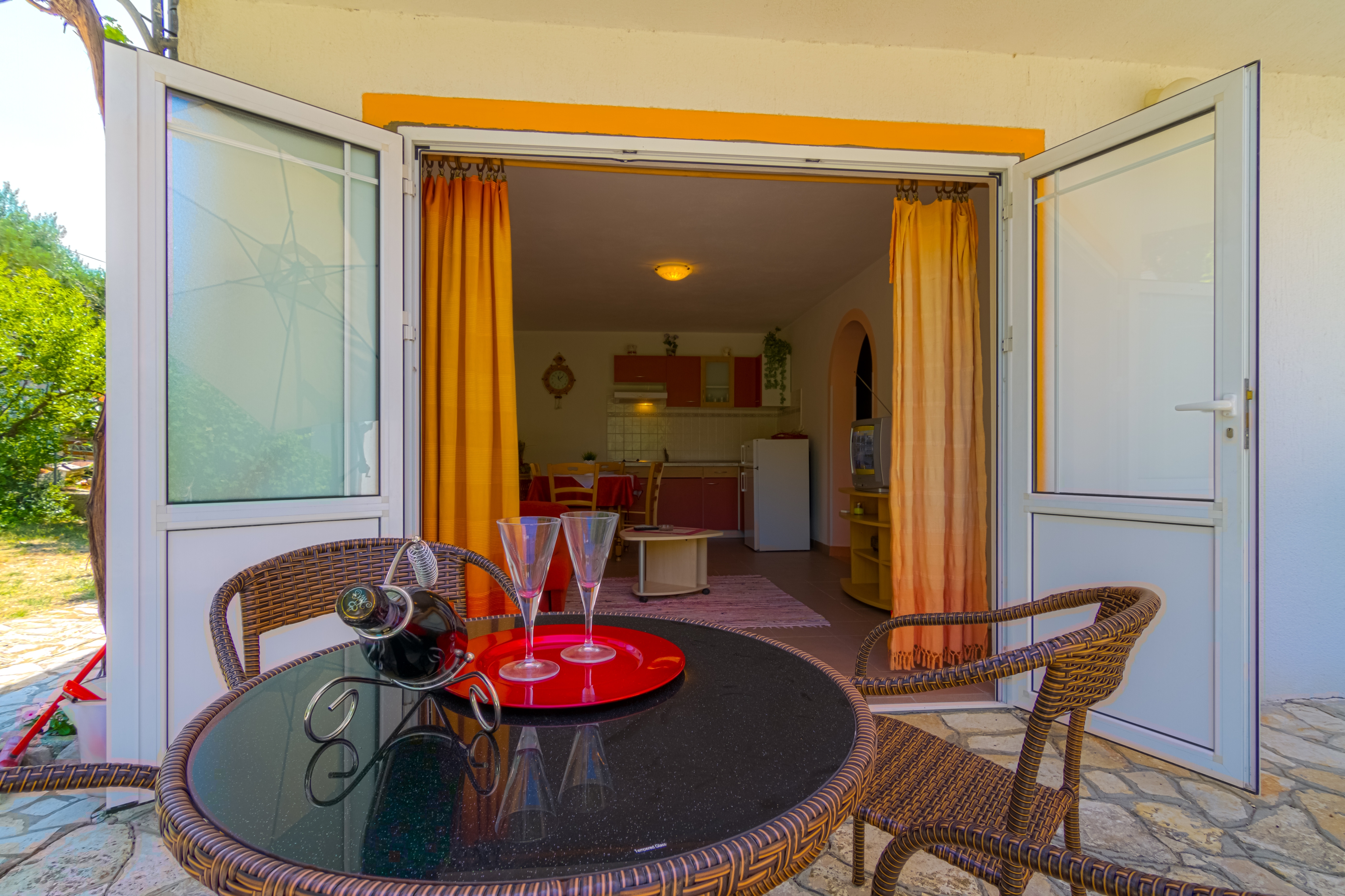 One bedroom apartment with terrace and sea view Barbat, Rab (A-20080-e)