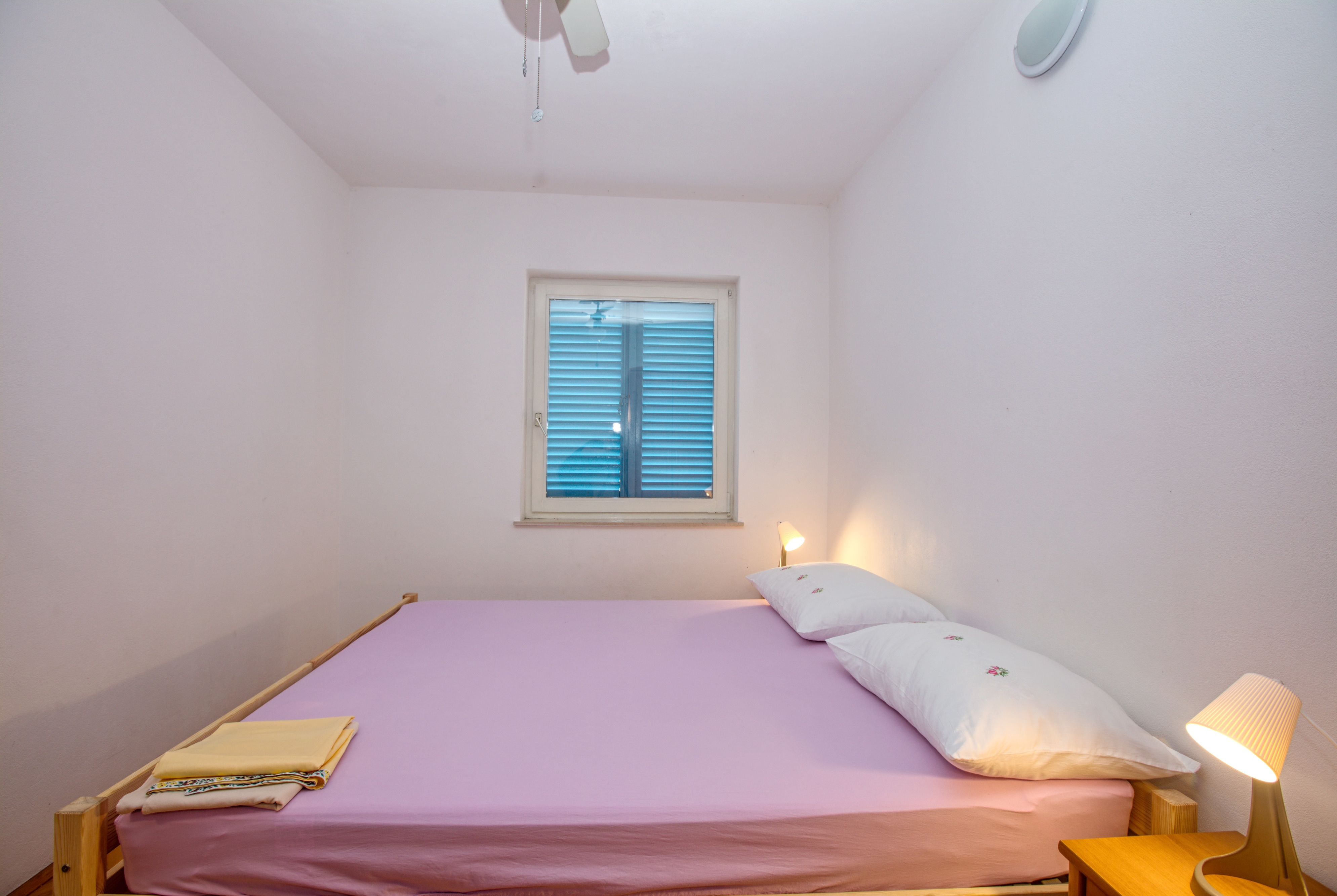 One bedroom apartment near beach Žaborić, Šibenik  A-a