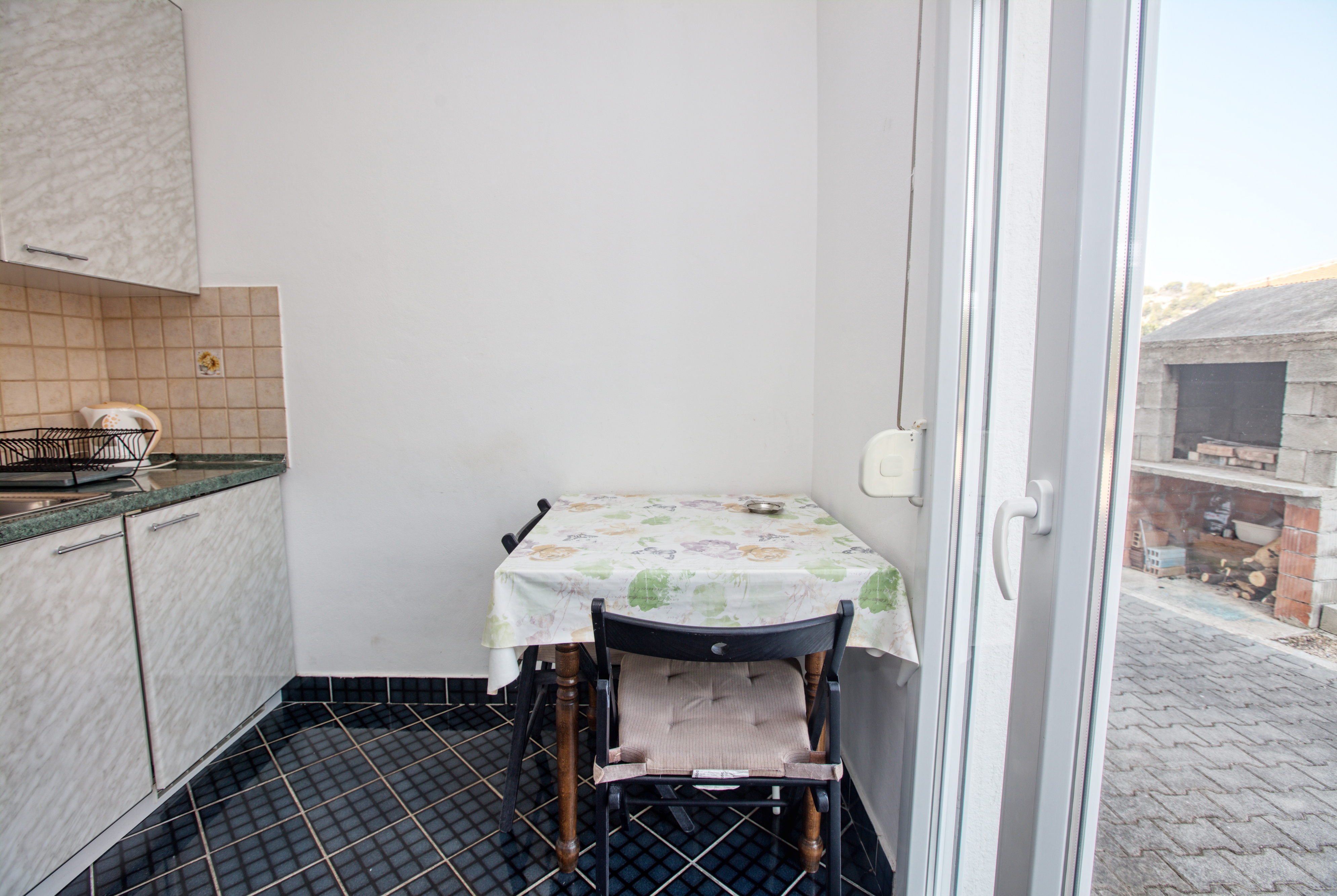 One bedroom apartment near beach Žaborić, Šibenik  A-a