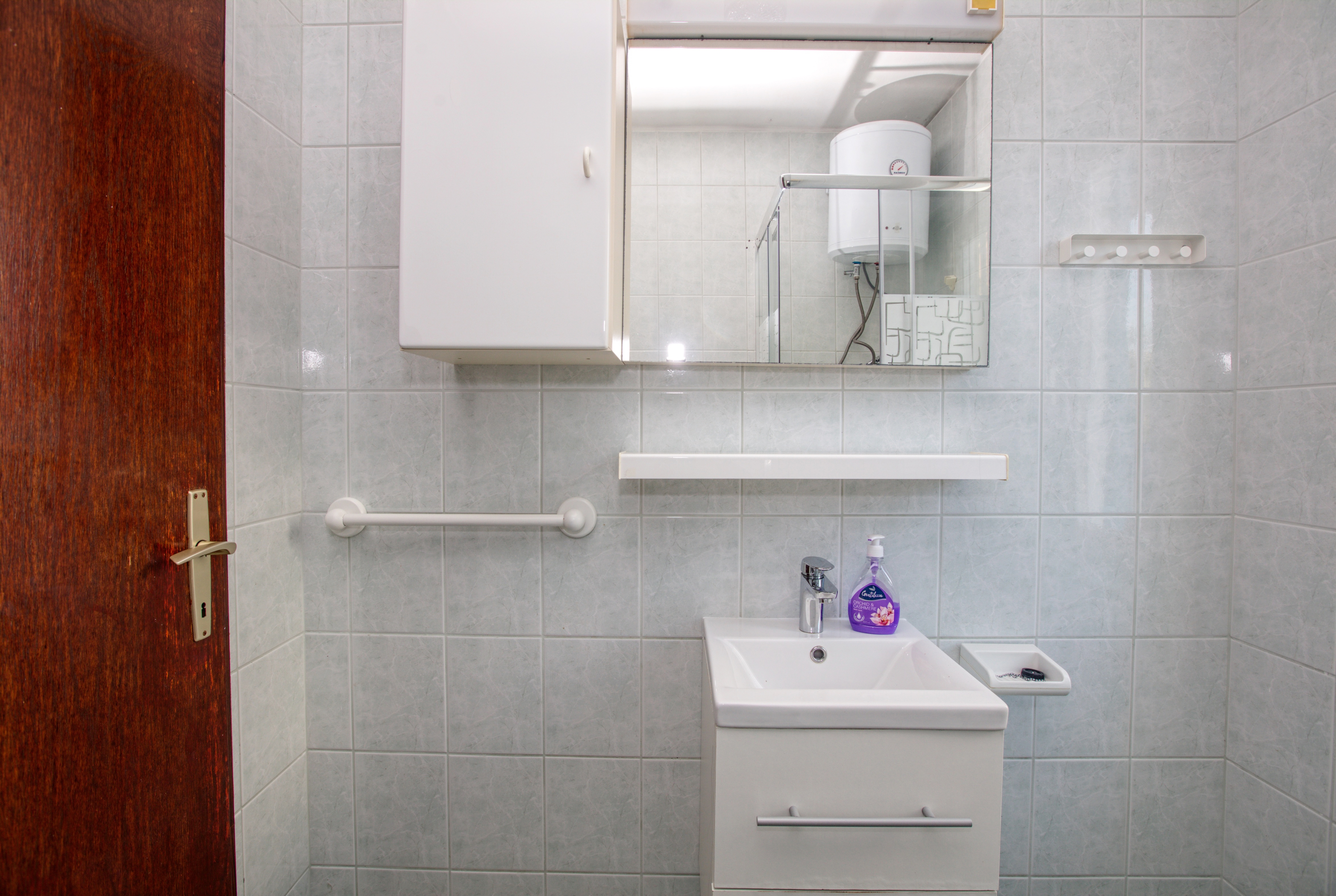 One bedroom apartment near beach Žaborić, Šibenik  A-b