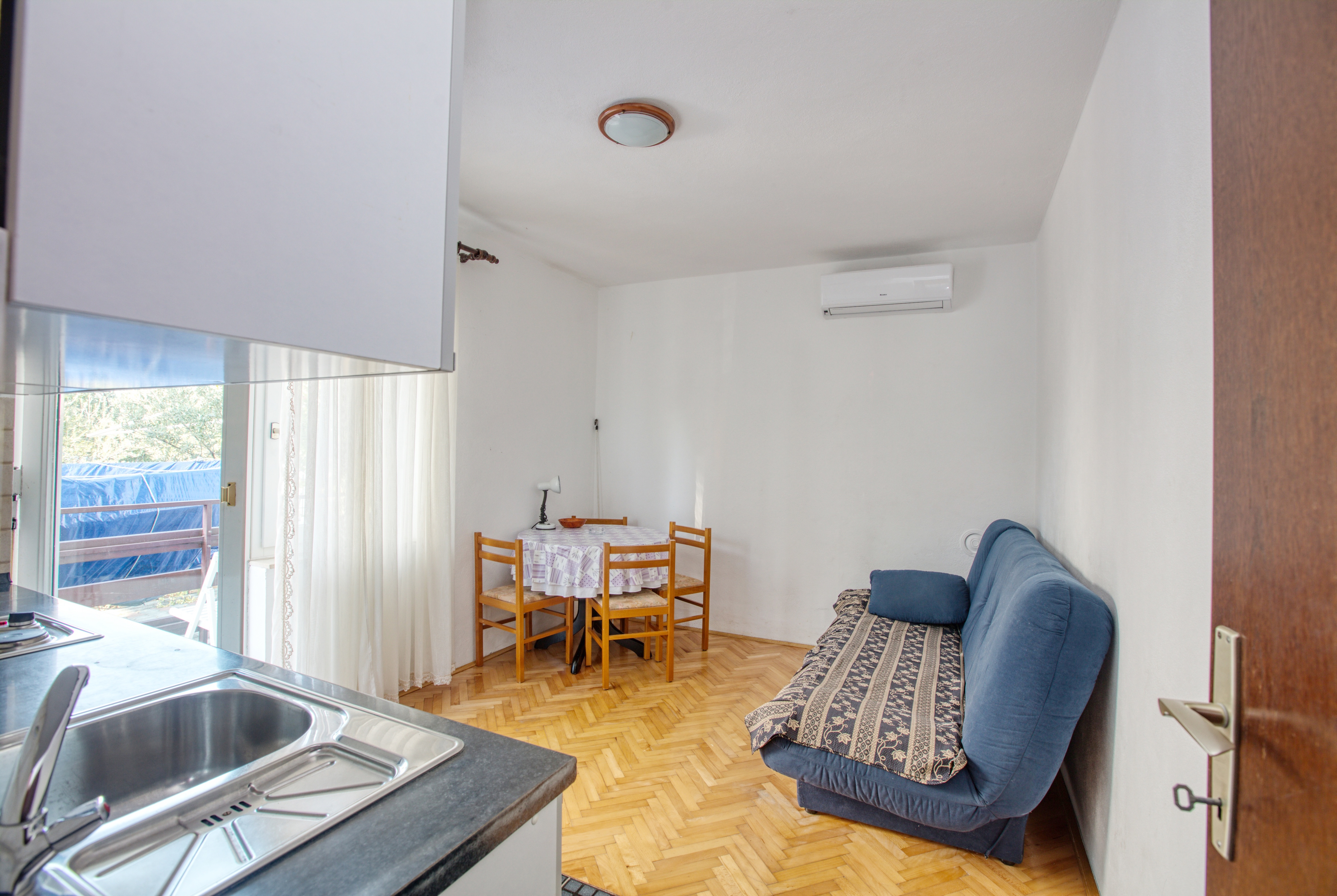 One bedroom apartment near beach Žaborić, Šibenik  A-b
