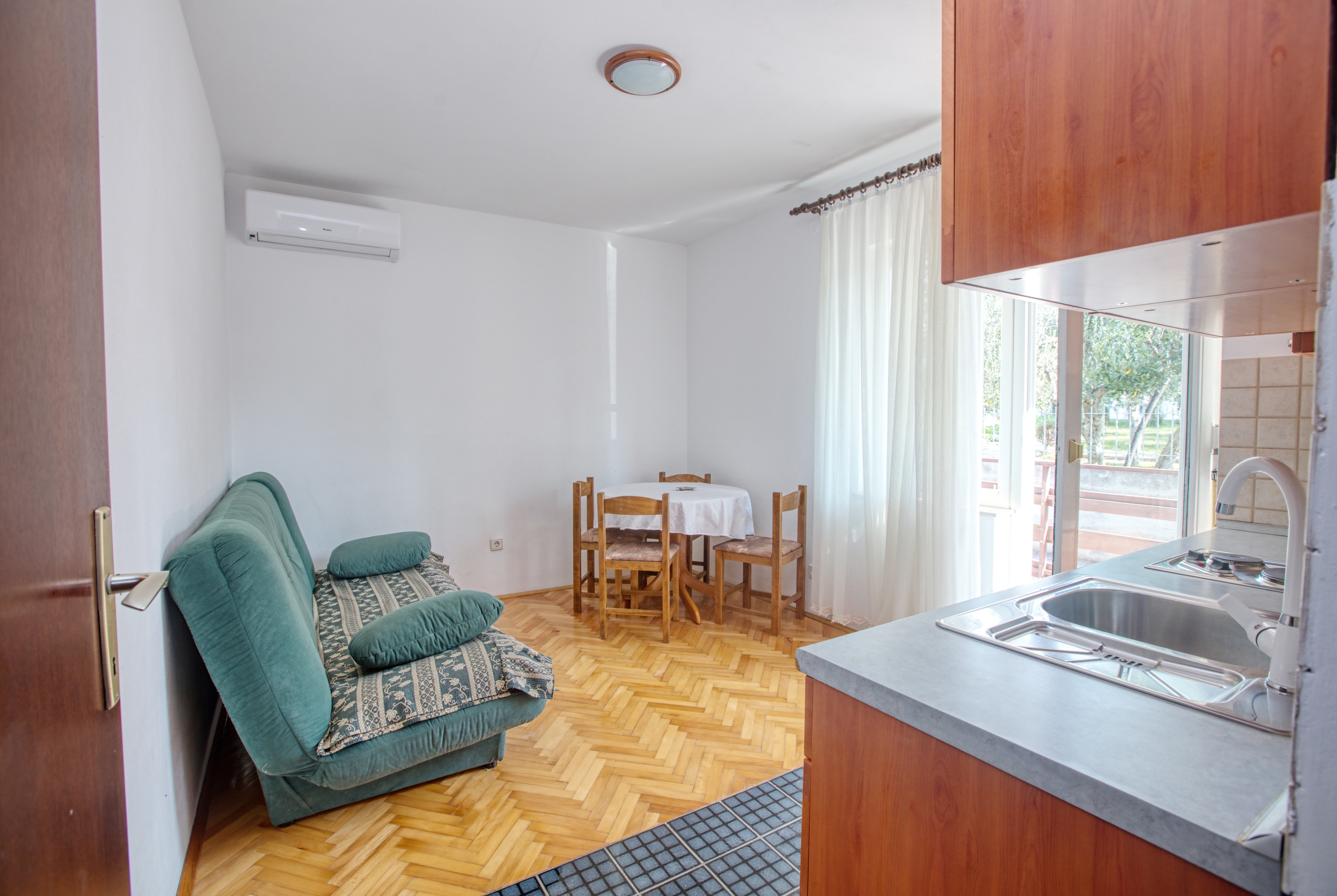 One bedroom apartment near beach Žaborić, Šibenik  A-c