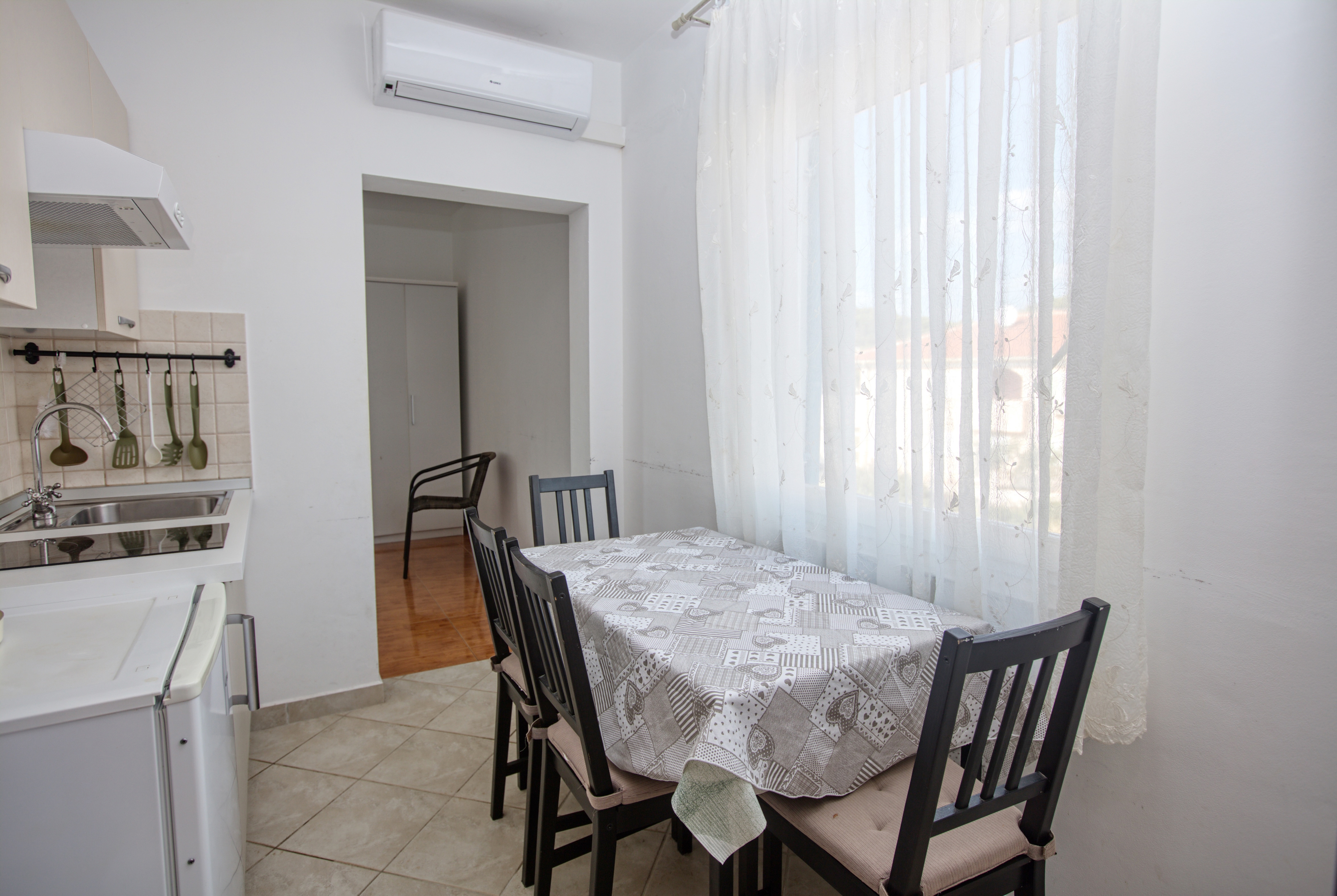 Two bedroom apartment near beach Žaborić, Šibenik  A-g