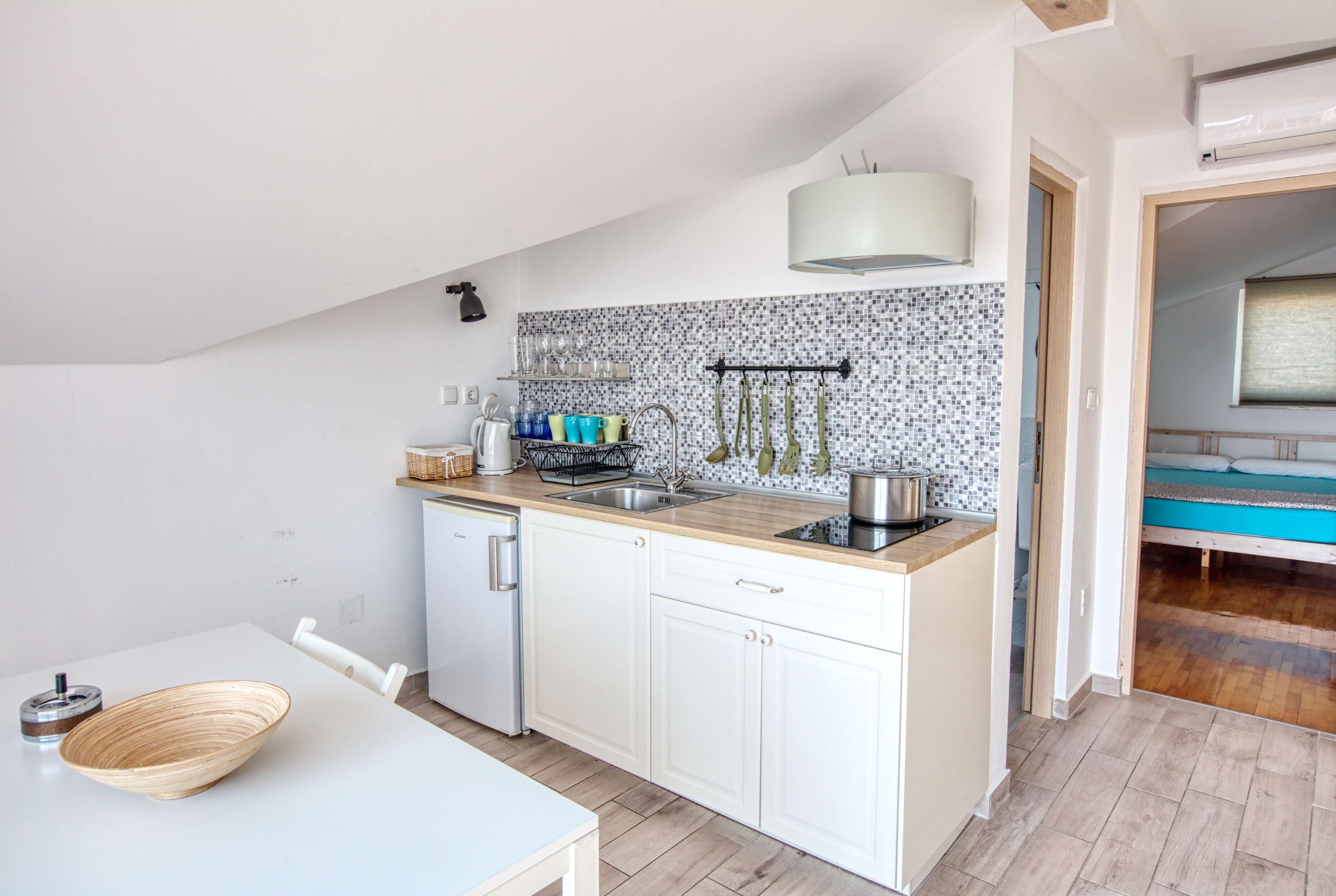 Two bedroom apartment near beach Žaborić, Šibenik  A-j