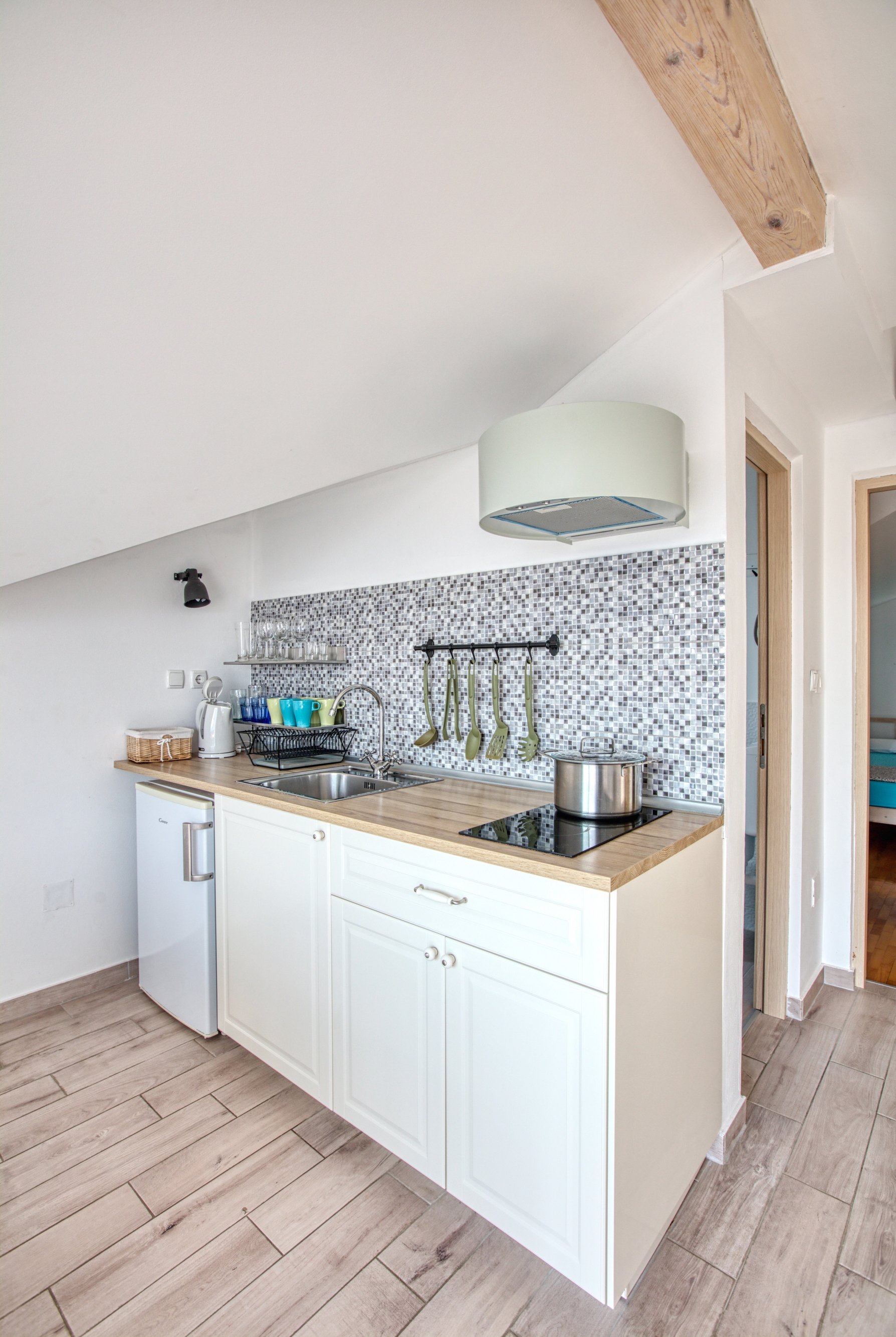 Two bedroom apartment near beach Žaborić, Šibenik  A-j