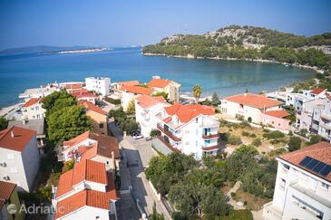 Žaborić, Šibenik, Objekt 20082 - Apartmaji v bližini morja s prodnato plažo.