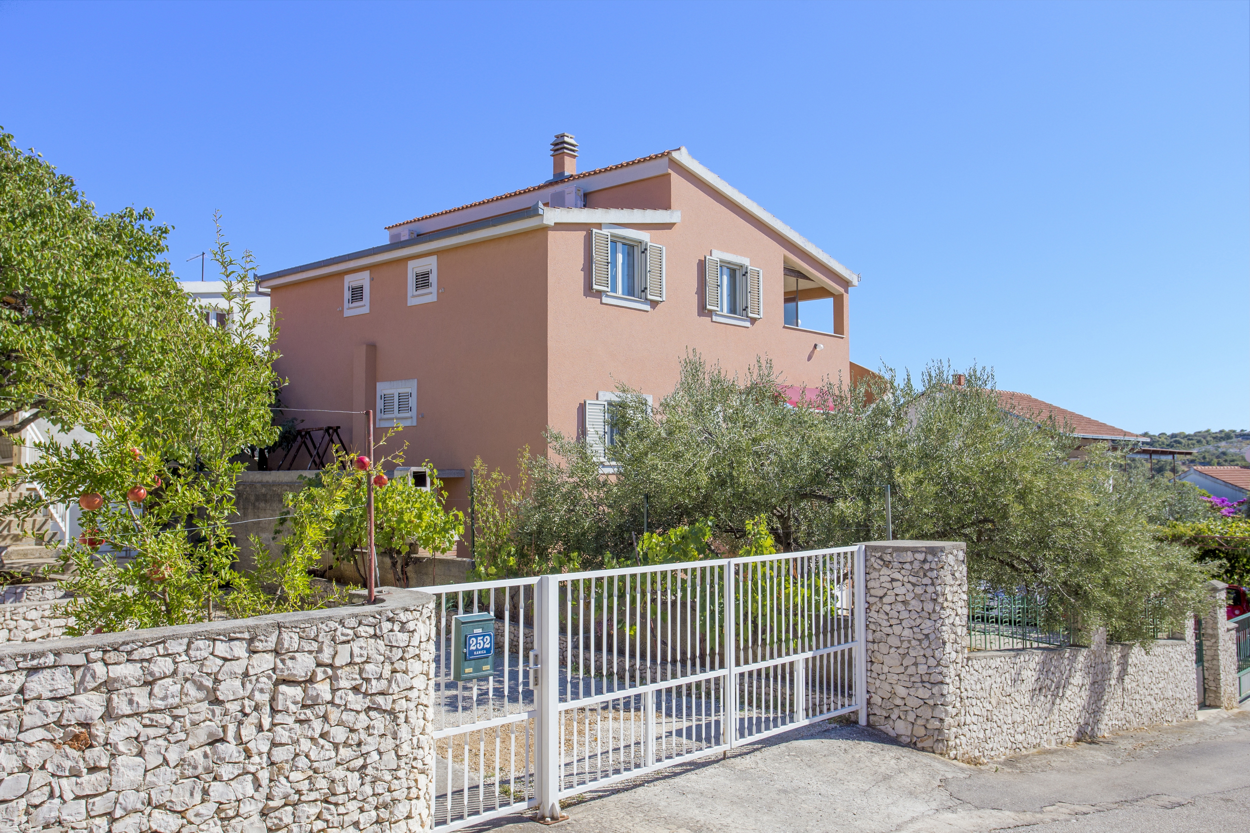 One bedroom apartment with terrace and sea view Kanica, Rogoznica  A-b