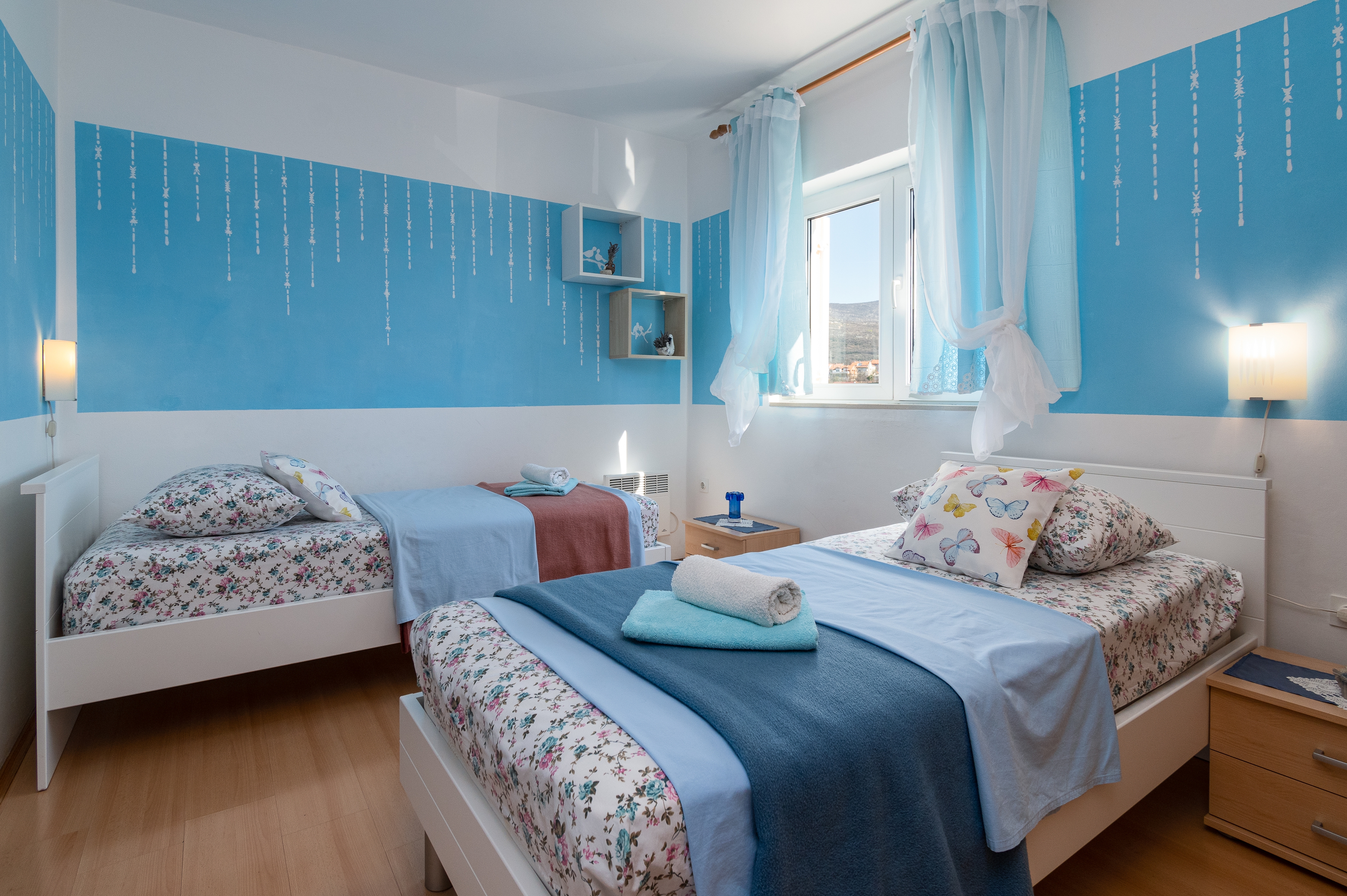Two bedroom apartment with terrace and sea view Novi Vinodolski  A-a