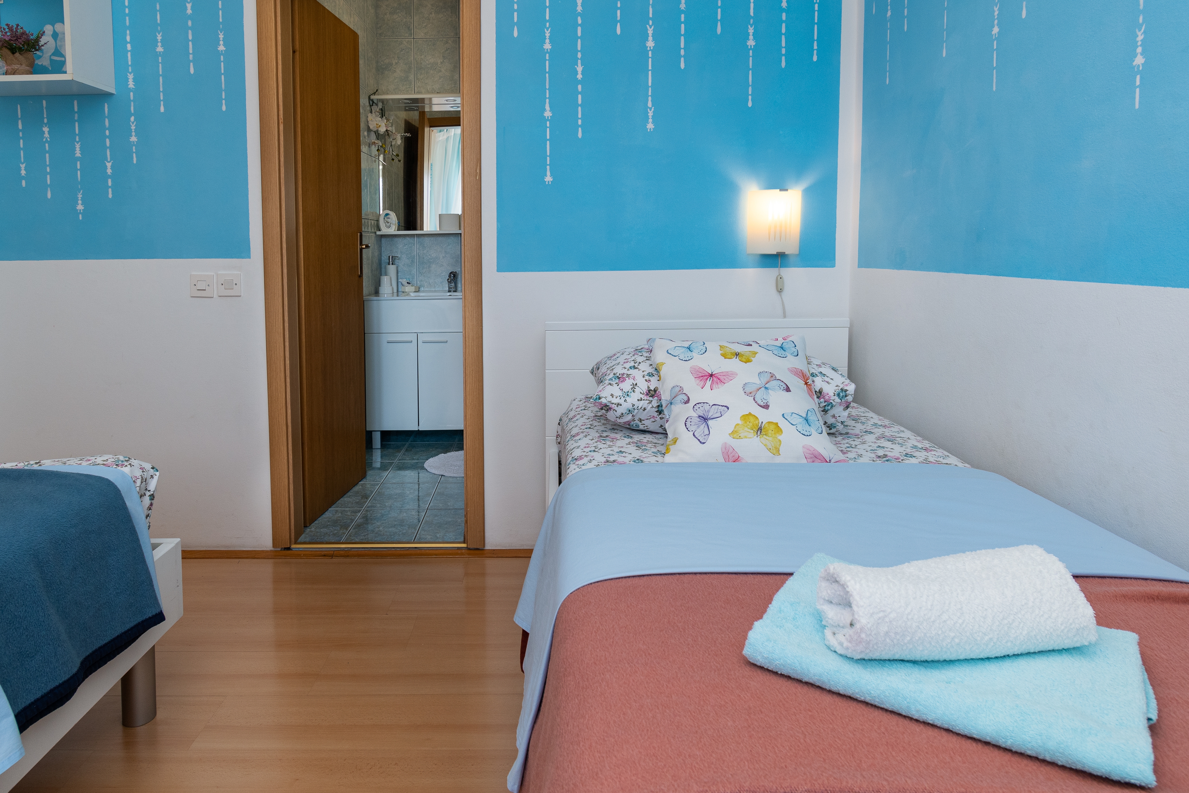 Two bedroom apartment with terrace and sea view Novi Vinodolski  A-a