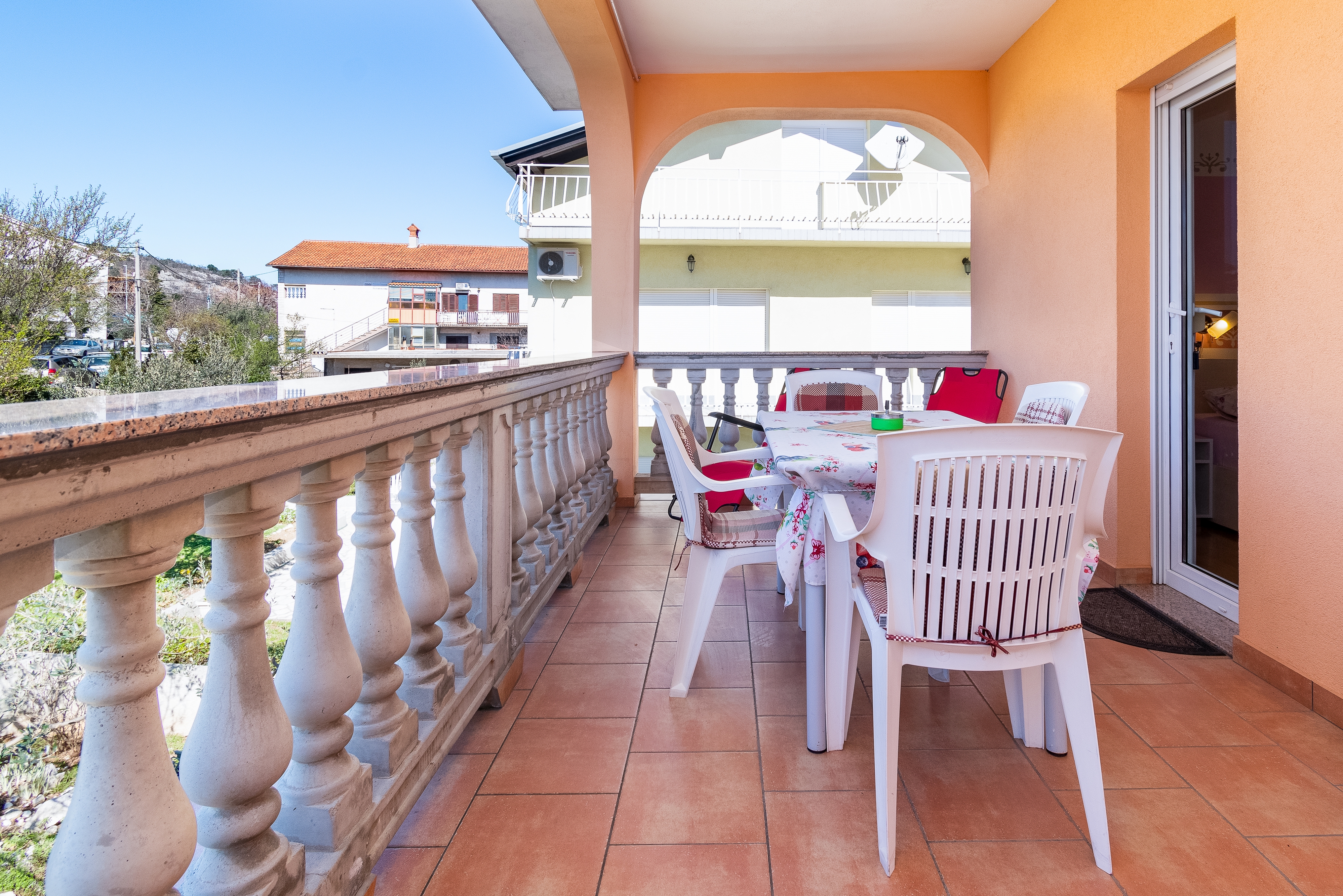 Two bedroom apartment with terrace and sea view Novi Vinodolski  A-a