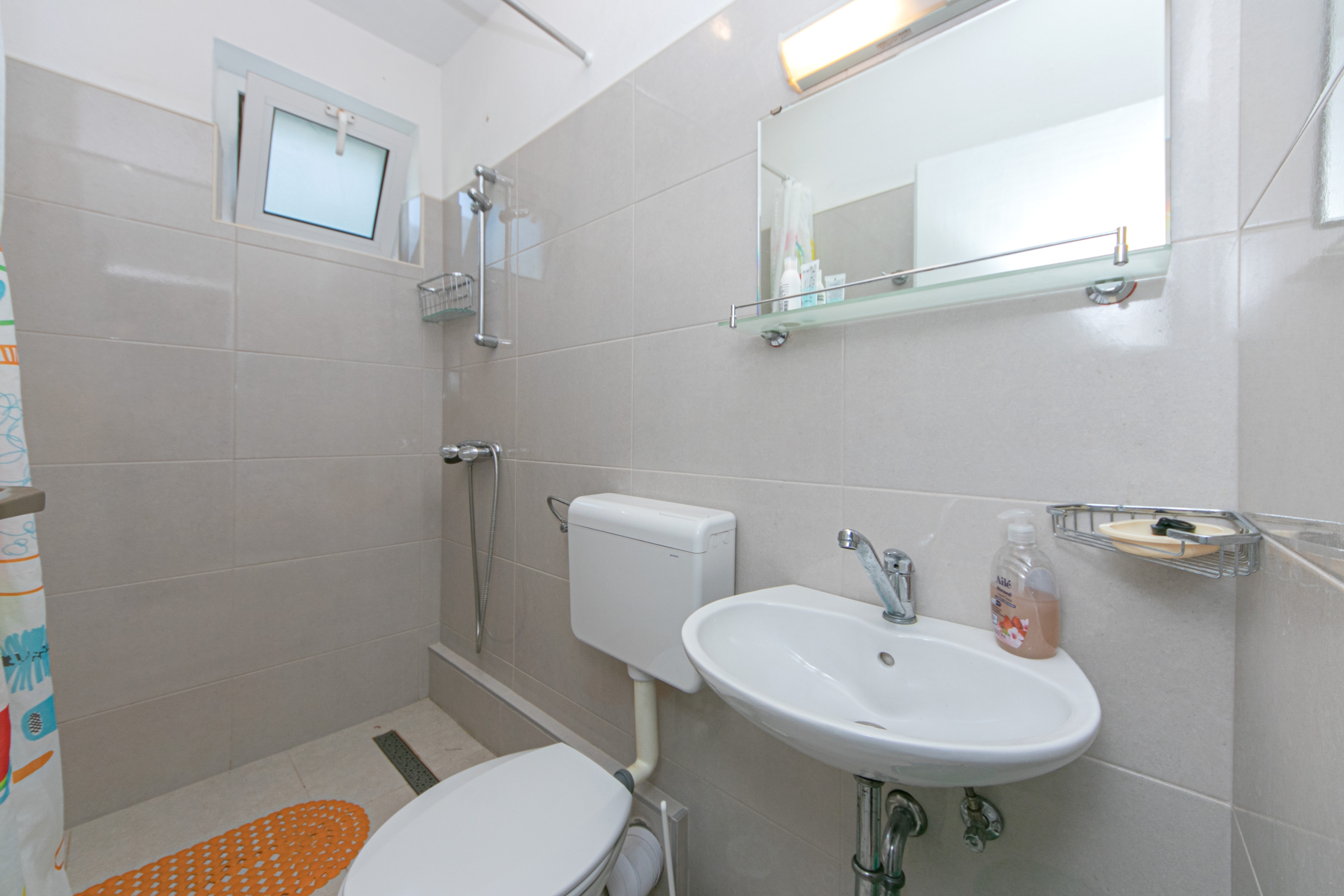Three bedroom apartment near beach Živogošće - Porat, Makarska  A-a