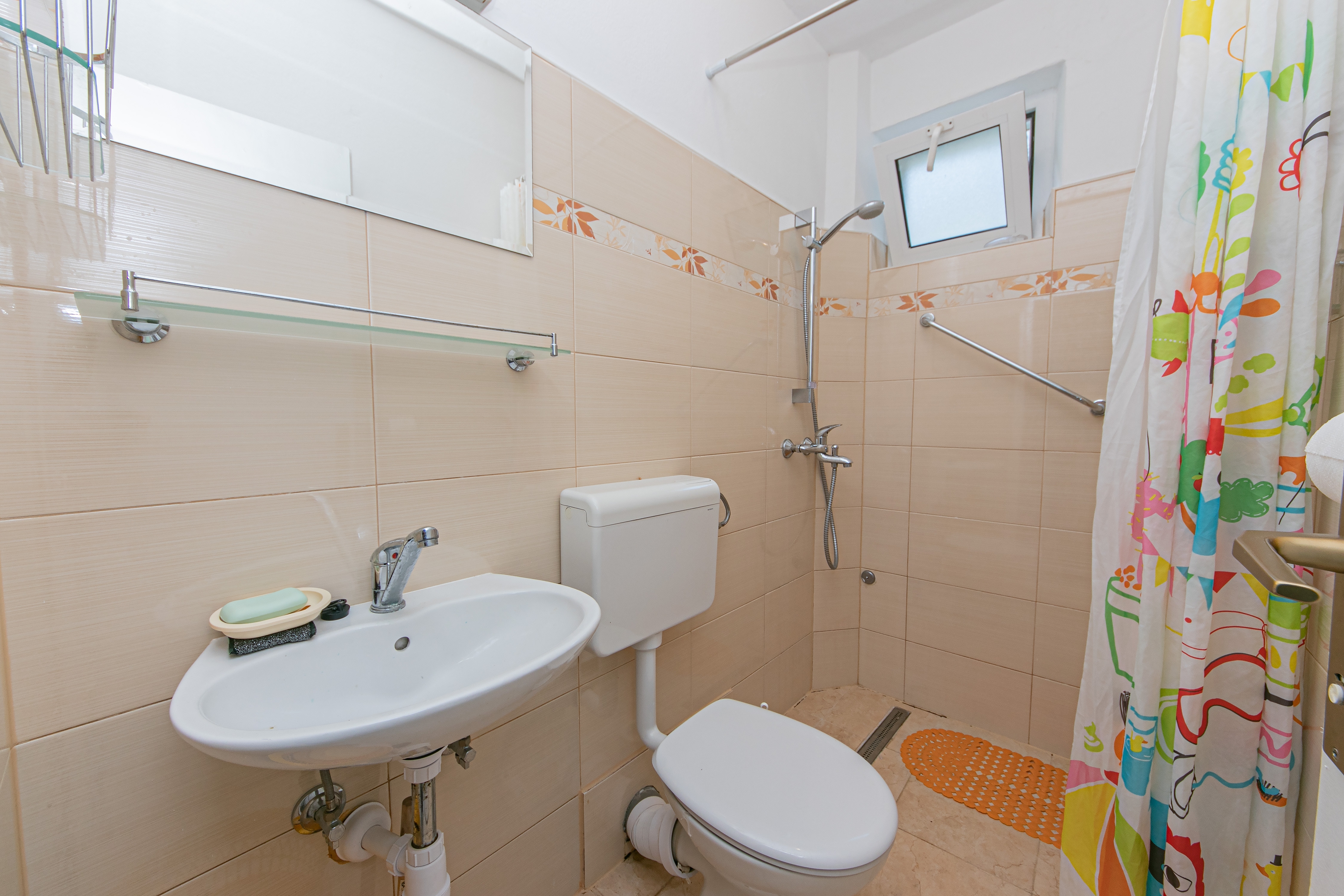 Three bedroom apartment near beach Živogošće - Porat, Makarska  A-a