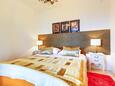 Ložnice 1 Rogoznica, Ložnice 1 v ubytování typu apartment, domácí mazlíčci povoleni a WiFi.